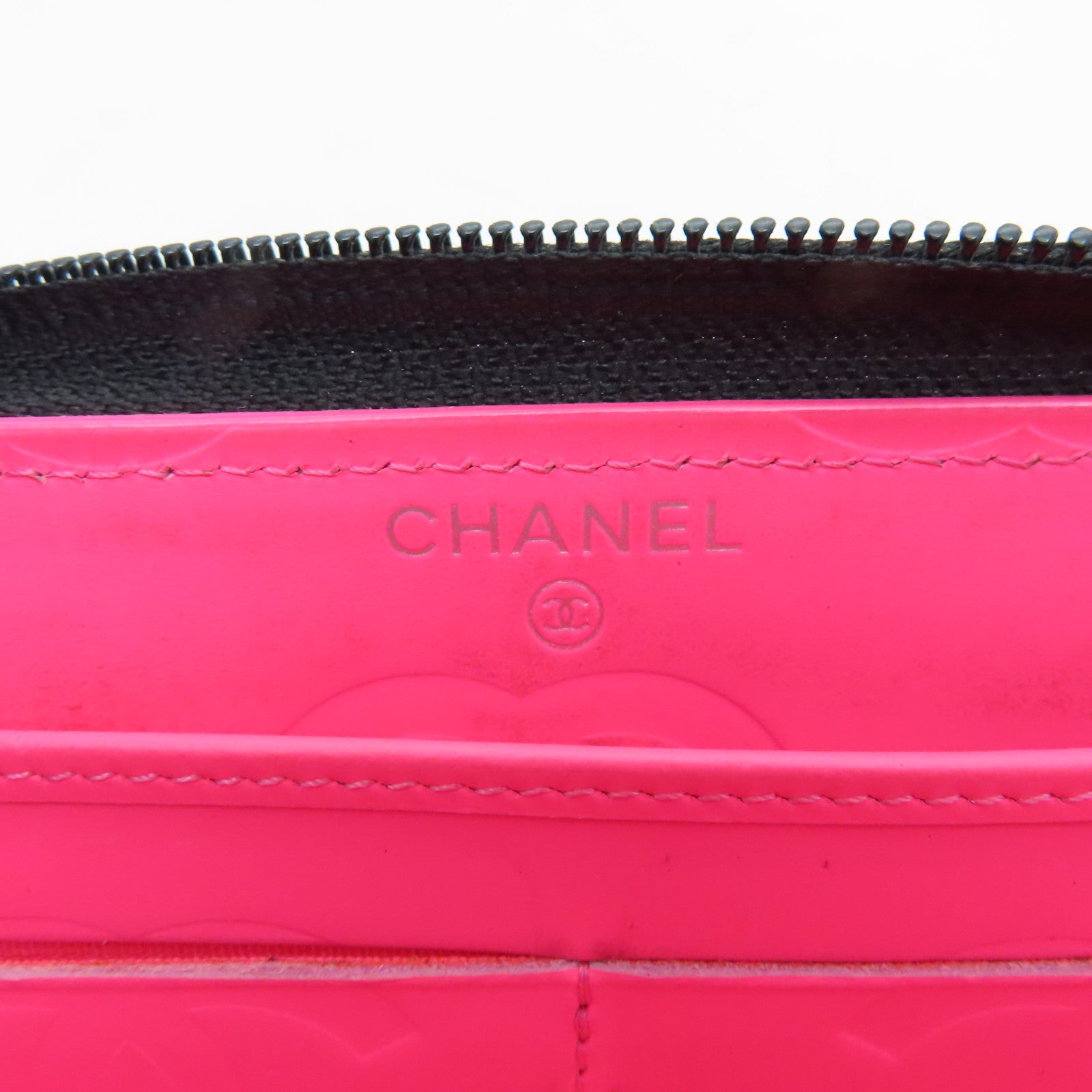 CHANEL Cowhide Leather Zipper Long Wallet Silver Buckle Long Wallet Black/Pink