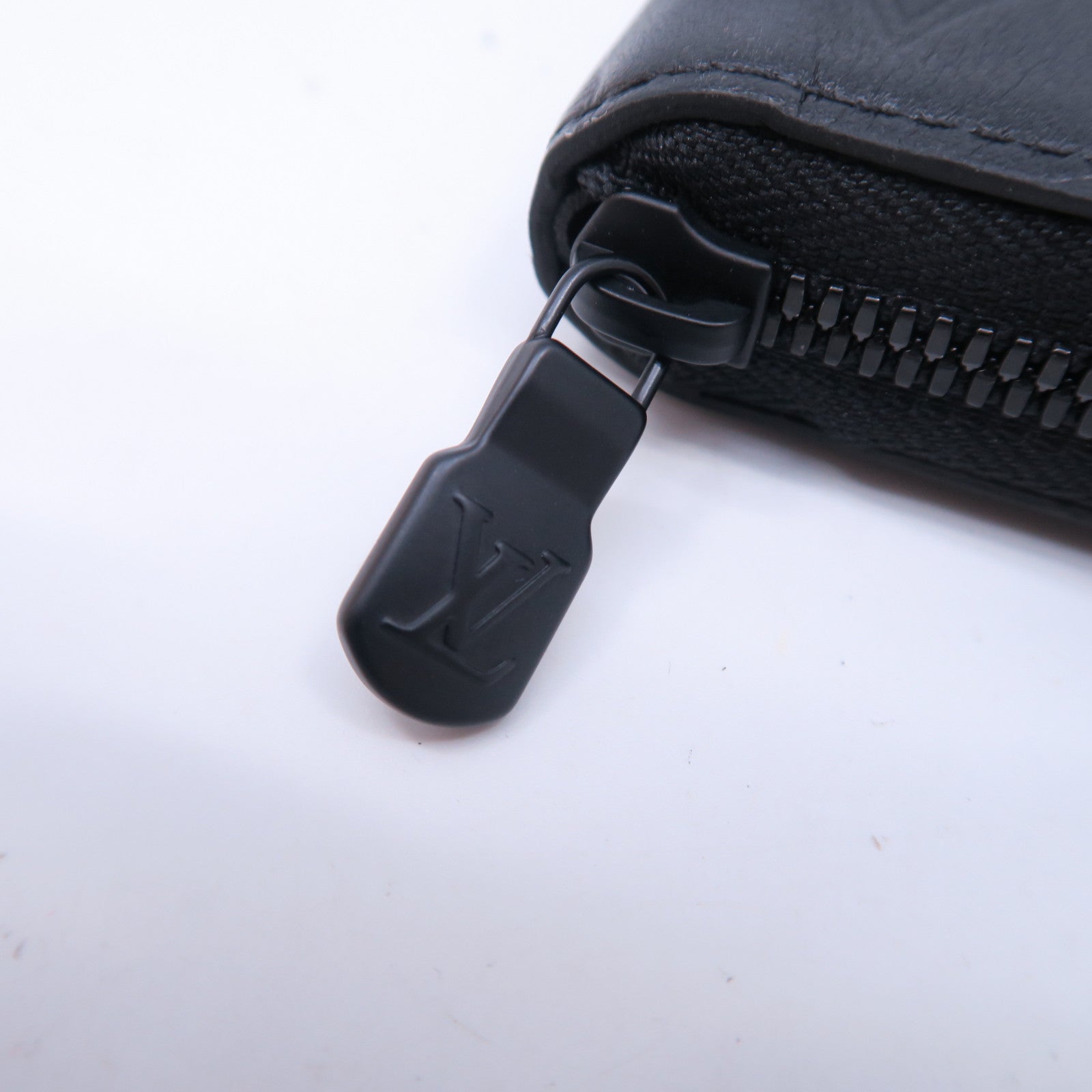 LOUIS VUITTON 【激減優惠】Monogram Shadow Zippy Wallet Vertical長錢包黑色
