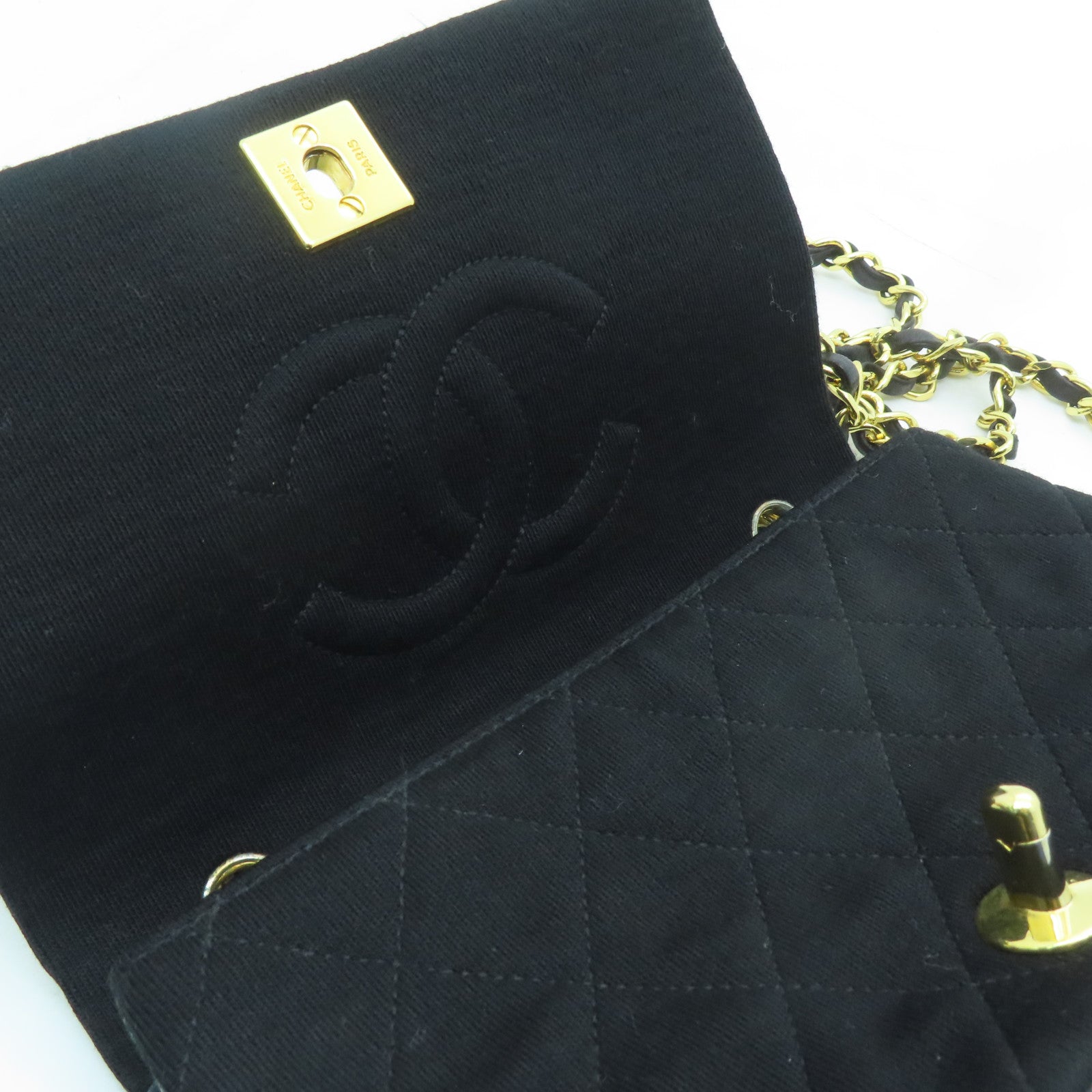 CHANEL diamond fabric / sheepskin leather Vintage 20cm gold buckle chain shoulder bag black