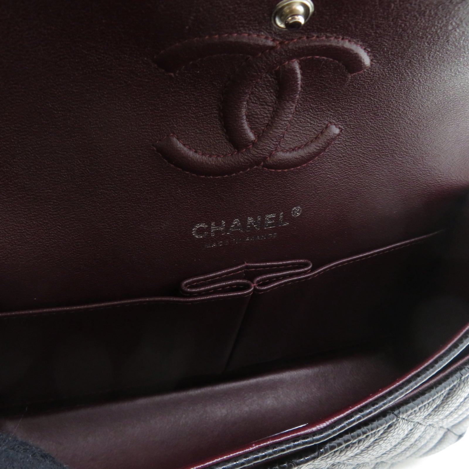 CHANEL 菱格Caviar皮革Classic 23cm銀扣鏈帶肩背袋黑色