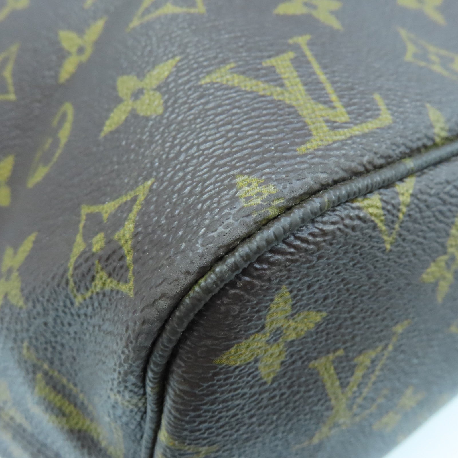 LOUIS VUITTON Monogram Neverfull MM gold buckle handle bag brown