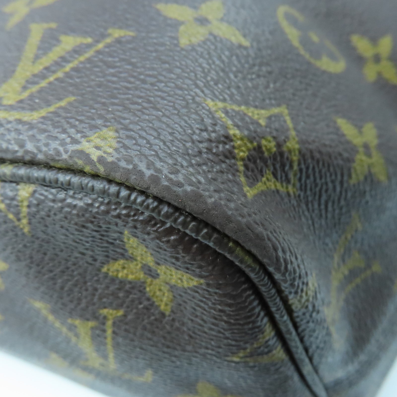 LOUIS VUITTON Monogram Neverfull MM gold buckle handle bag brown