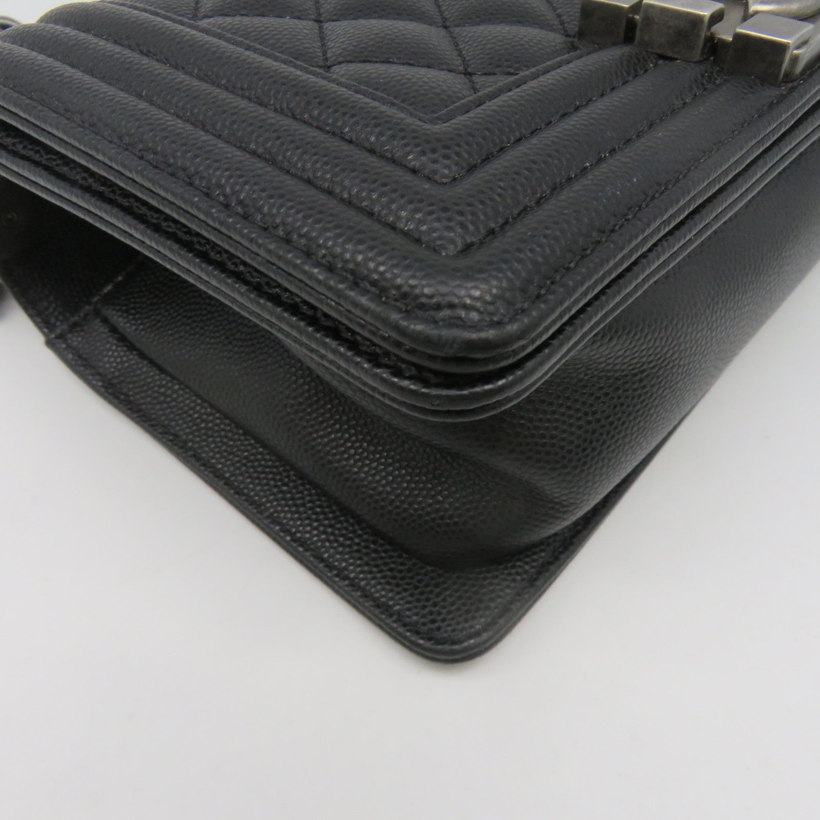 CHANEL Diamond Caviar Leather Boyo Chanel Silver Buckle Chain Shoulder Bag Black