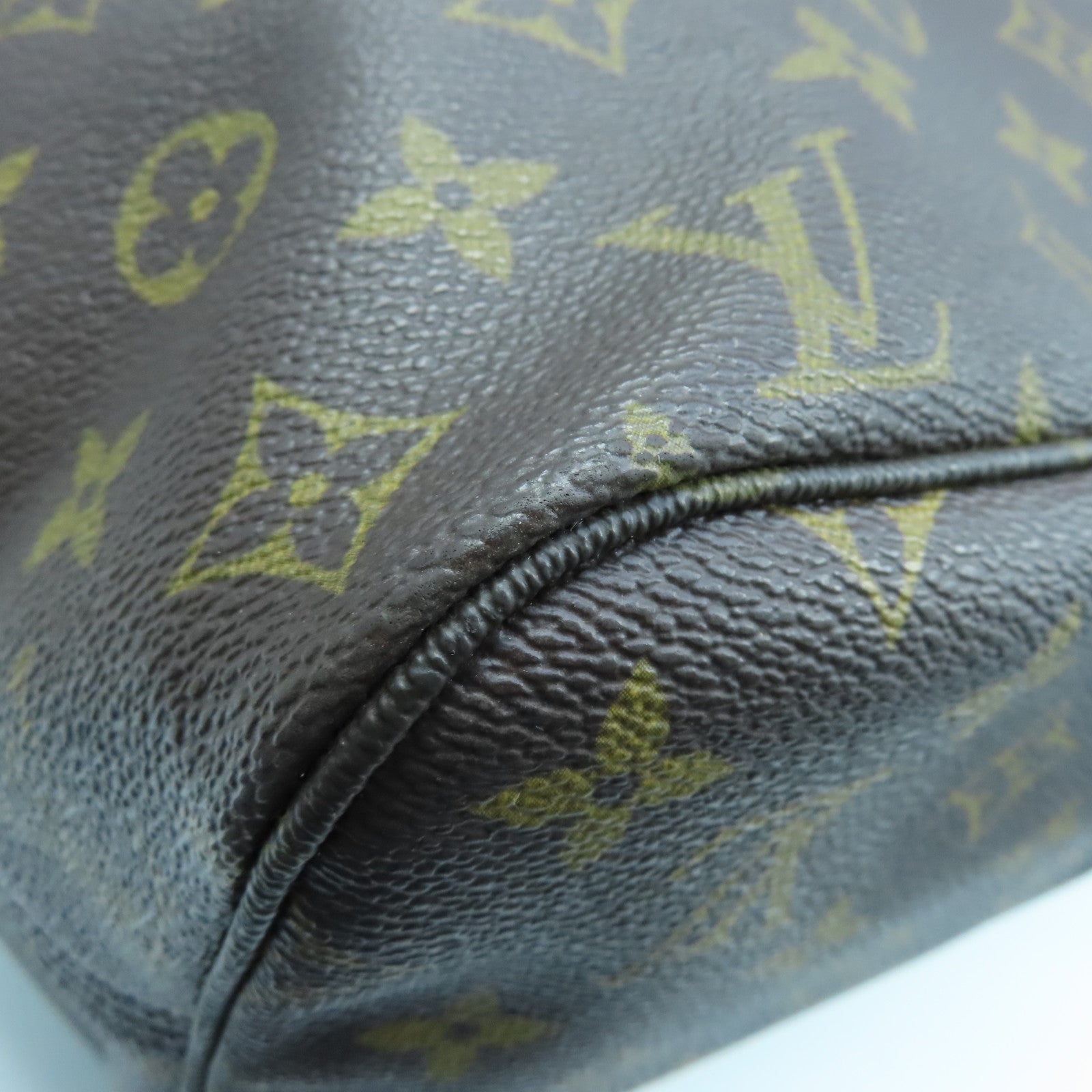 LOUIS VUITTON Monogram Neverfull MM gold buckle handle bag brown