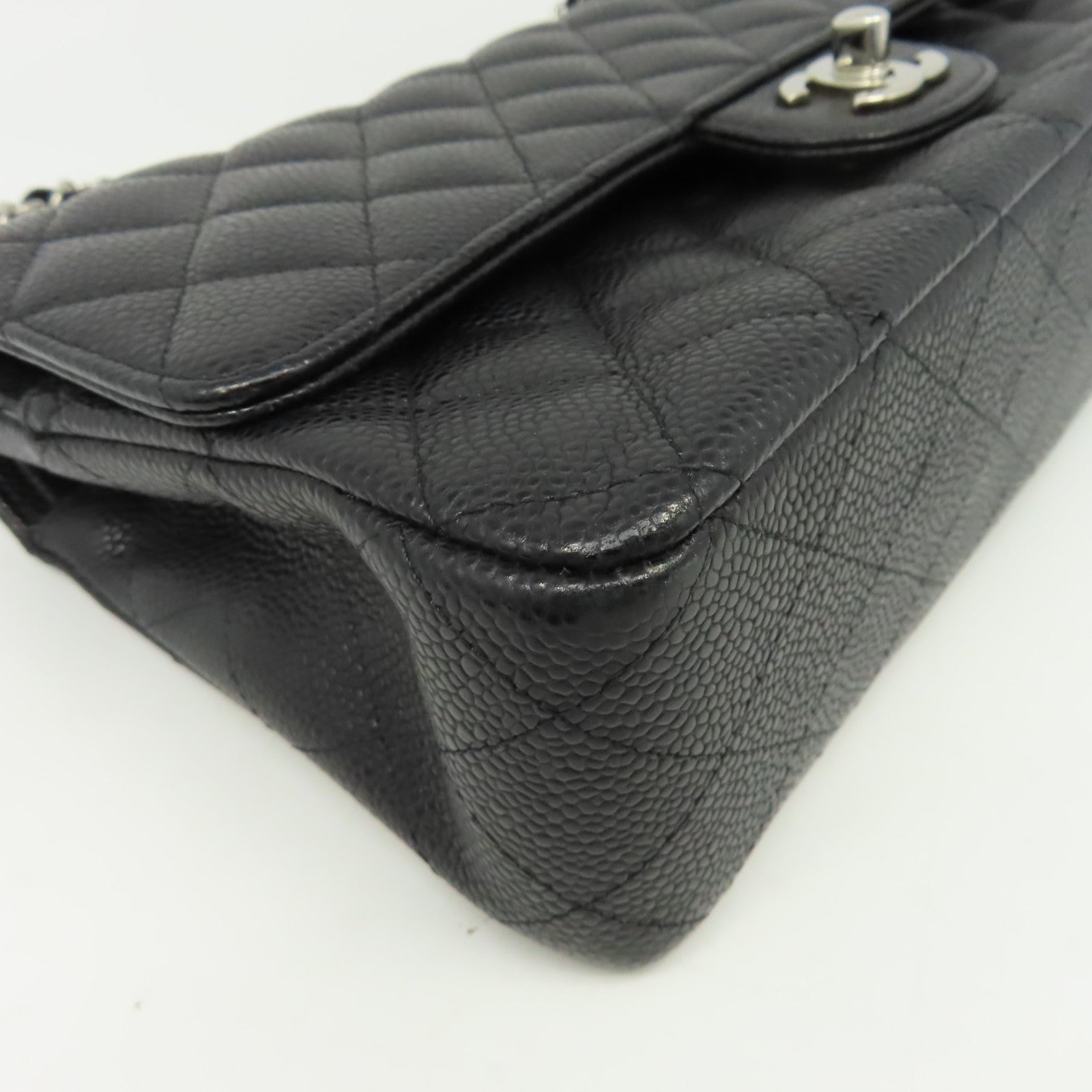 CHANEL 菱格Caviar皮革Classic 25銀扣鏈帶肩背袋黑色