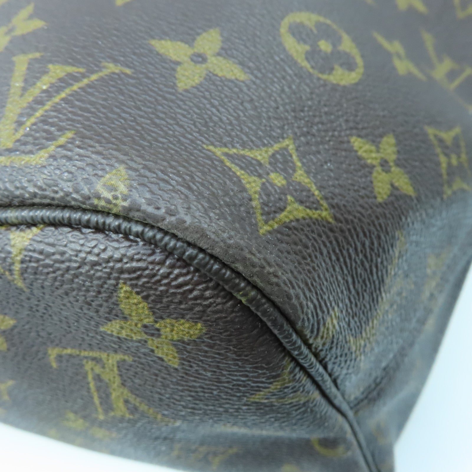 LOUIS VUITTON Monogram Neverfull MM gold buckle handle bag brown