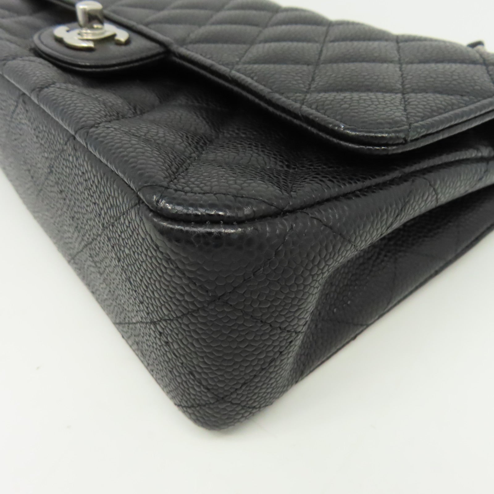 CHANEL 菱格Caviar皮革Classic 25銀扣鏈帶肩背袋黑色