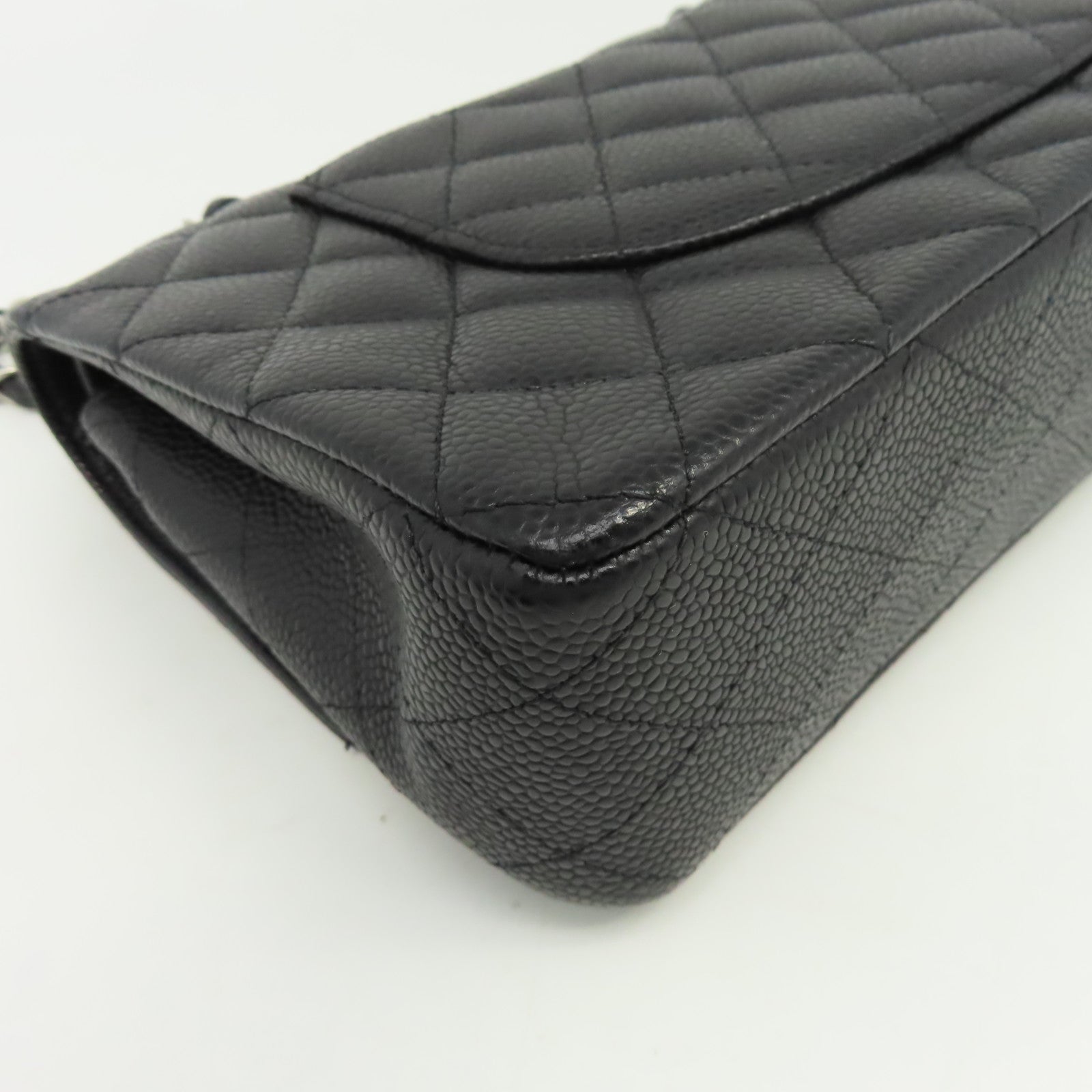 CHANEL 菱格Caviar皮革Classic 25銀扣鏈帶肩背袋黑色
