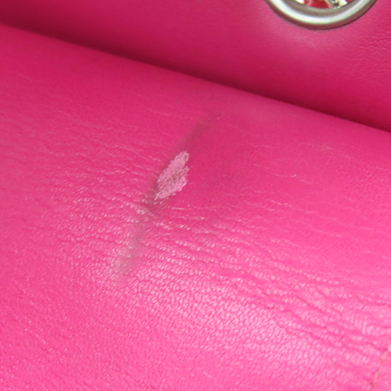 CHANEL 菱格漆皮皮革Classic银扣肩背袋粉红色