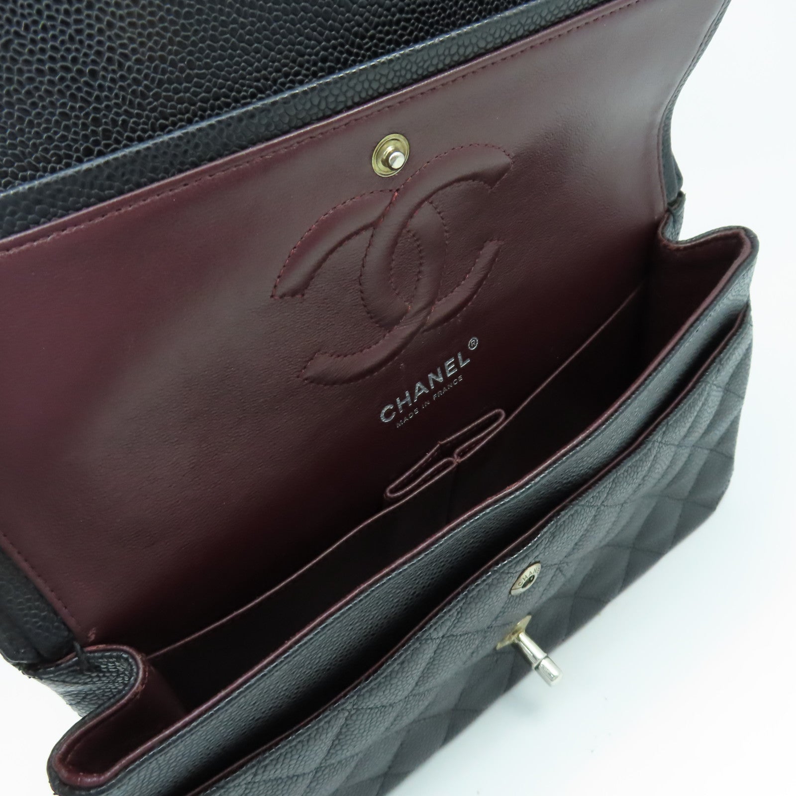 CHANEL 菱格Caviar皮革Classic 25銀扣鏈帶肩背袋黑色