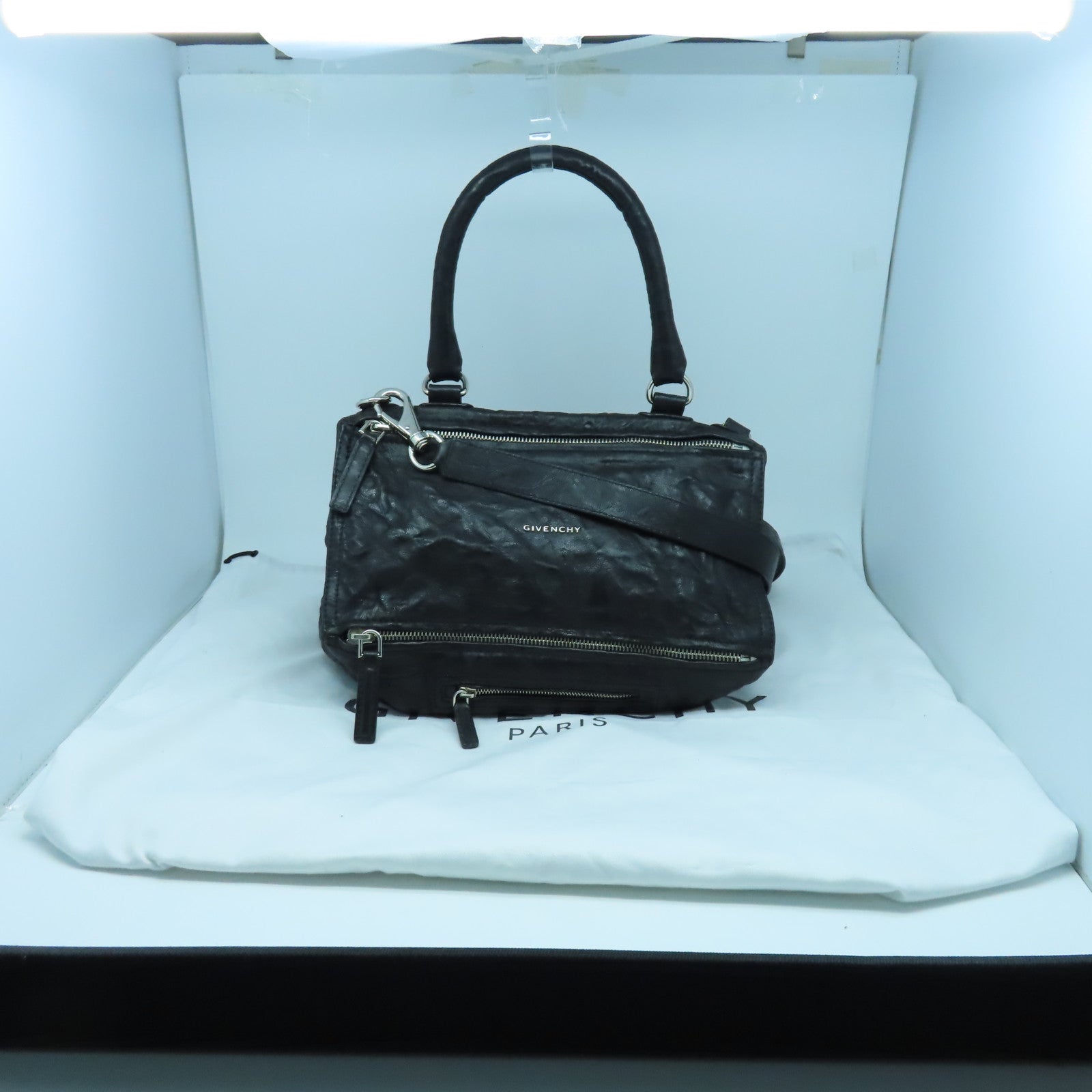 GIVENCHY 牛皮皮革Pandora Medium銀扣手挽肩背兩用袋黑色