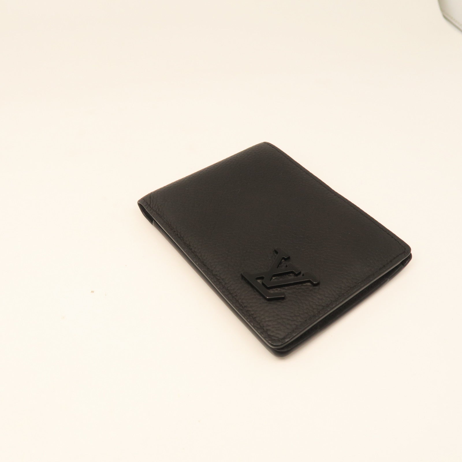 LOUIS VUITTON Aerogram Multiple Wallet Black