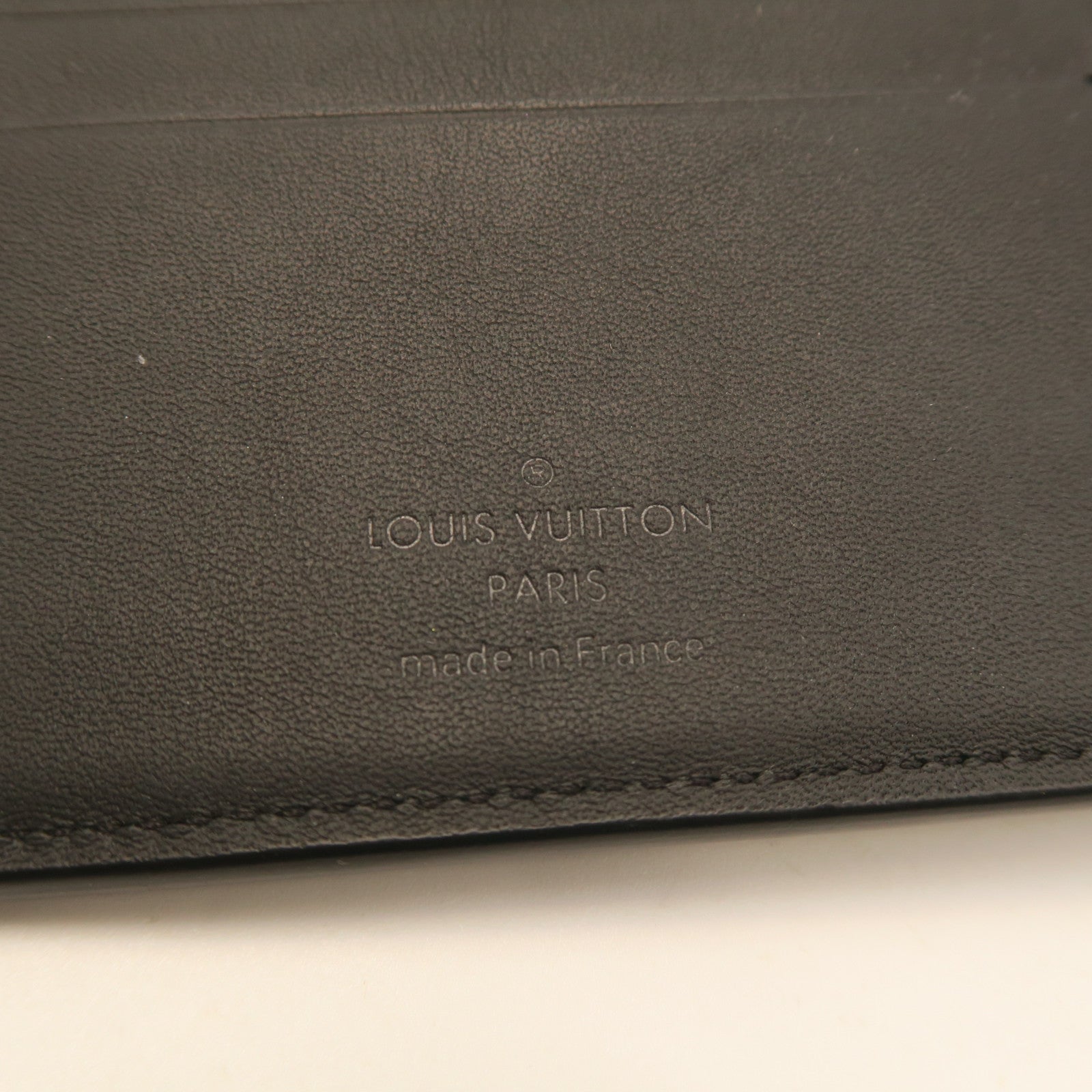 LOUIS VUITTON Aerogram Multiple Wallet Black