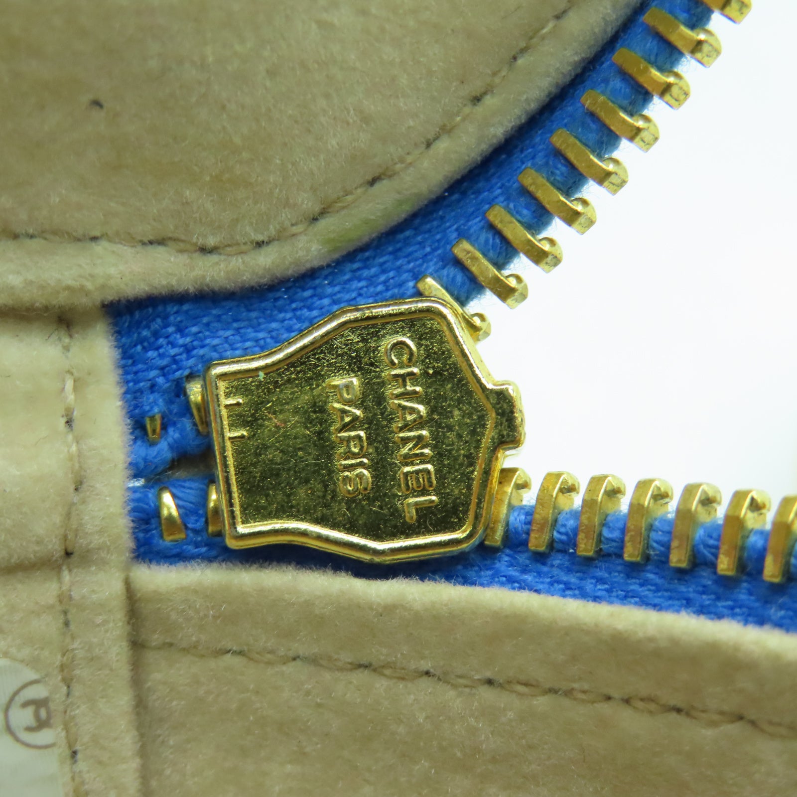 CHANEL 牛皮皮革Jewelry Box金扣珠宝袋蓝色