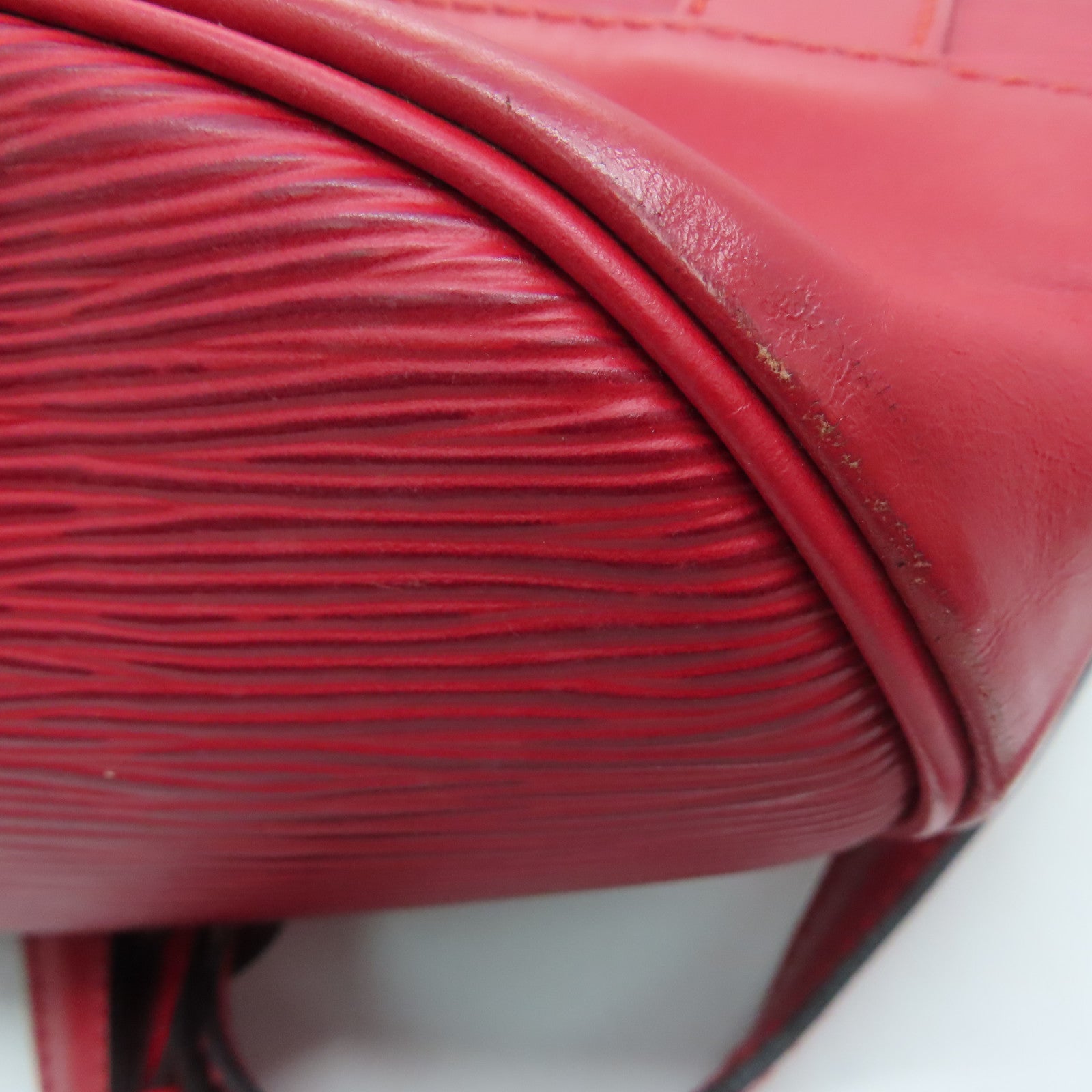 LOUIS VUITTON Epi Randene PM金扣肩背袋红色