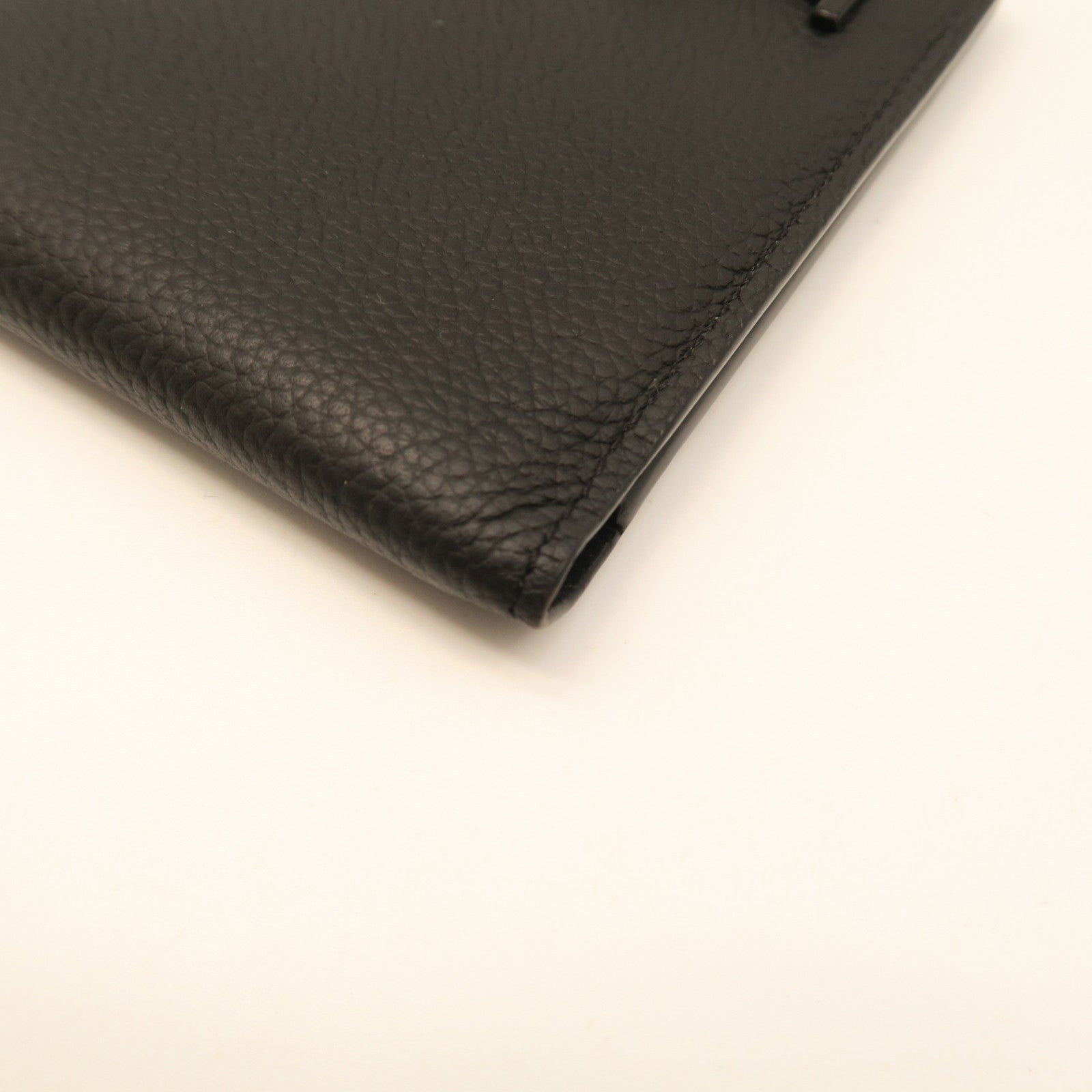 LOUIS VUITTON Aerogram Multiple Wallet Black