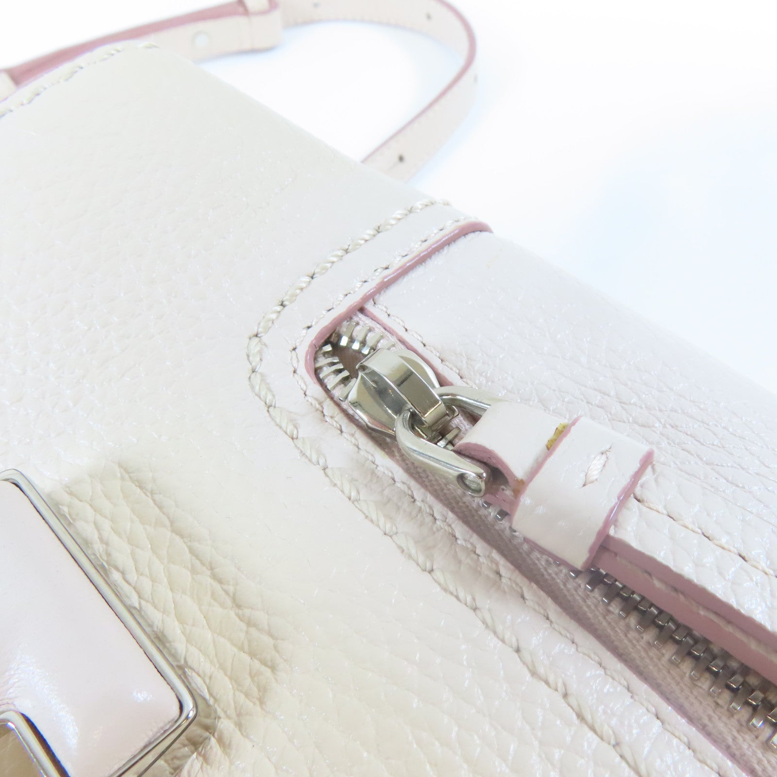 TOD’S 牛皮皮革Backpack銀扣背包米色
