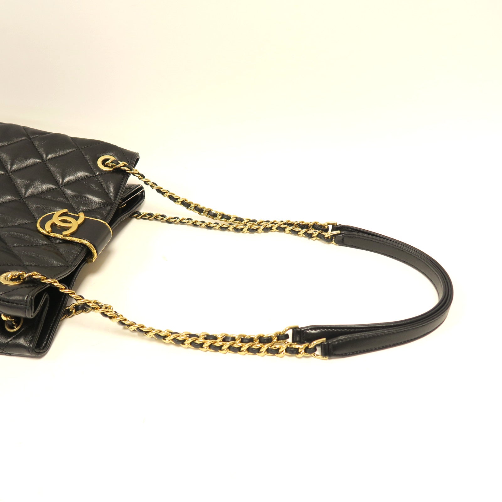 CHANEL 菱格羊皮皮革Hobo Bag金扣鏈帶肩背袋黑色