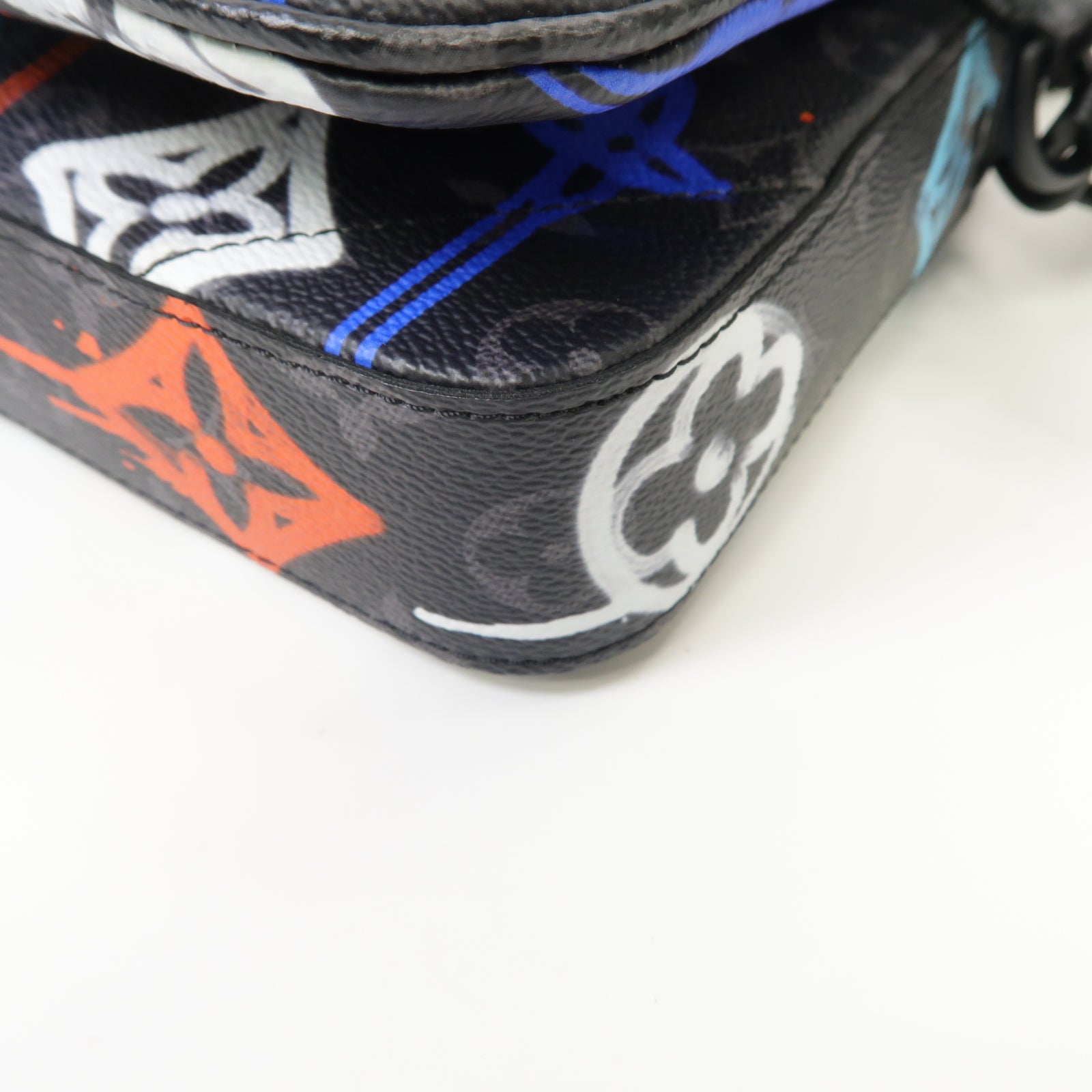 LOUIS VUITTON Monogram Graffiti Trio Messenger肩背袋黑色/彩色