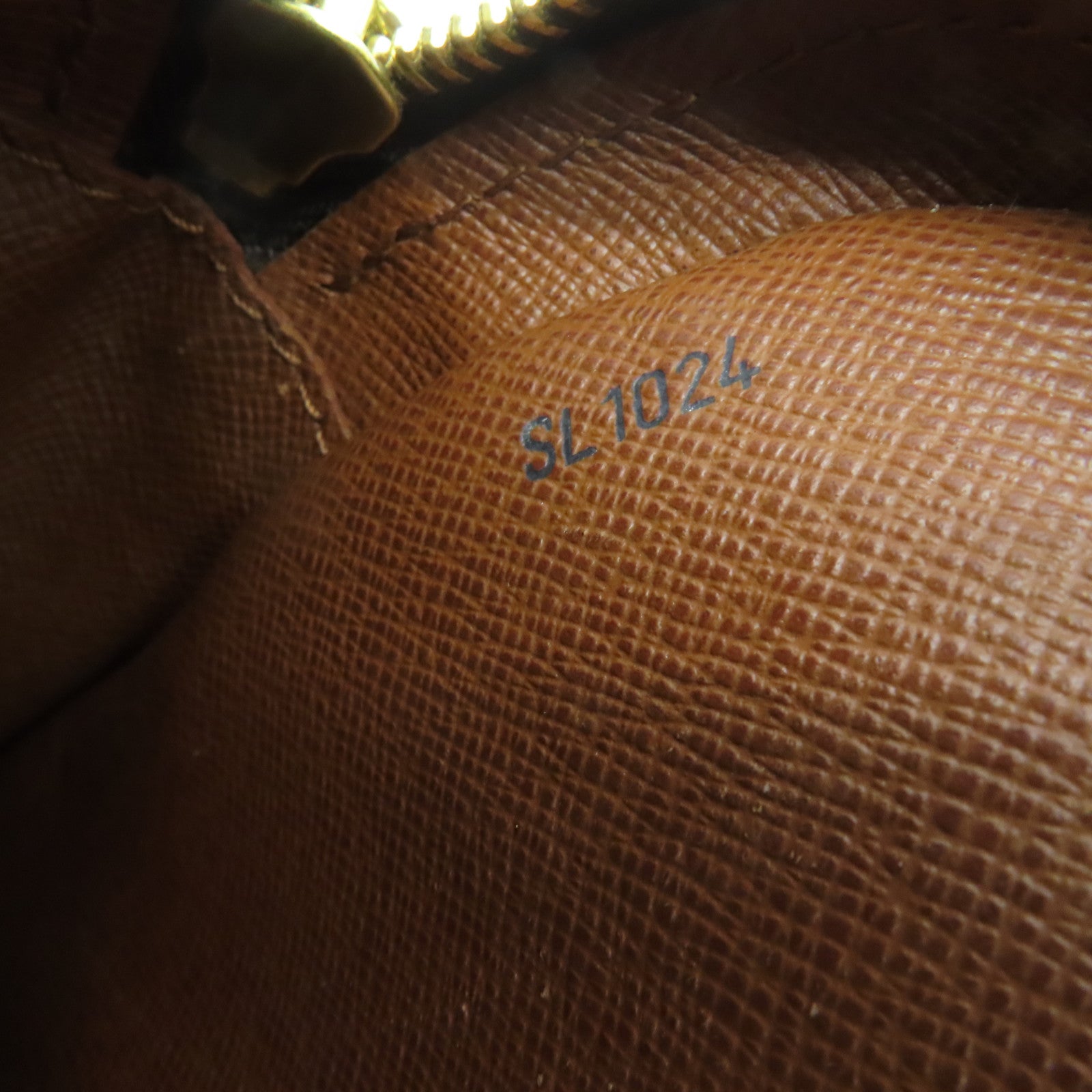LOUIS VUITTON Monogram Danube Shoulder Bag金扣肩背袋啡色