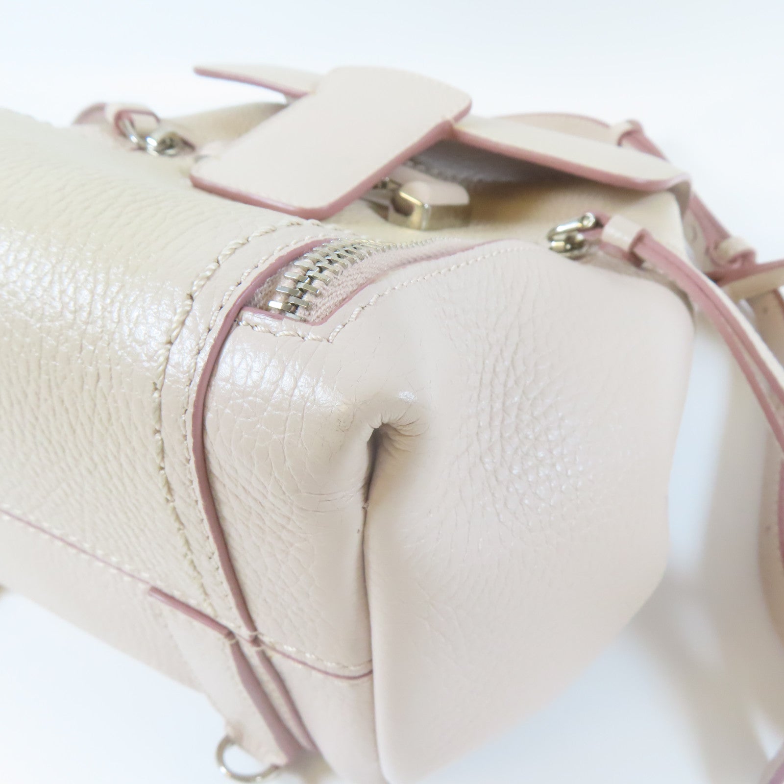 TOD’S 牛皮皮革Backpack銀扣背包米色