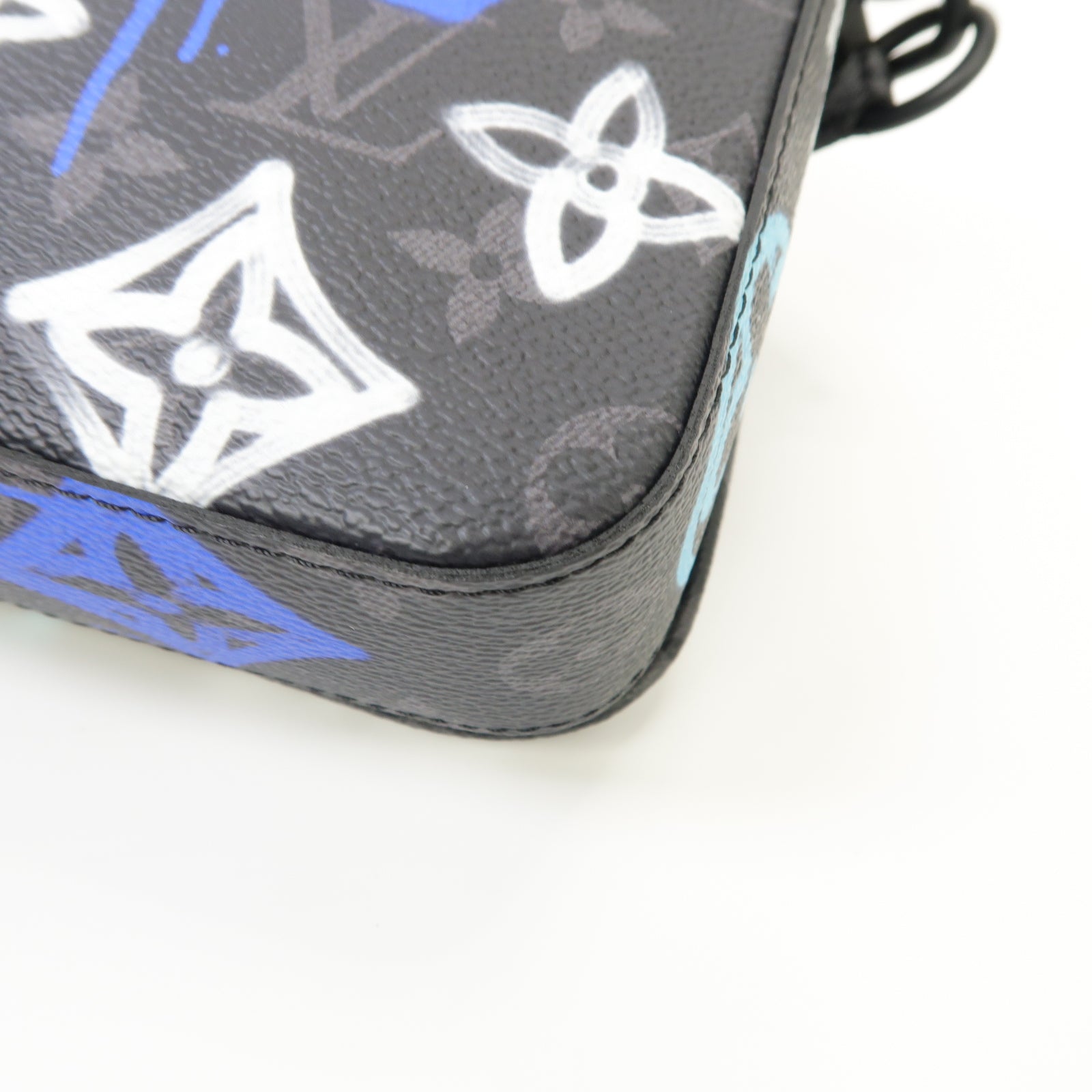 LOUIS VUITTON Monogram Graffiti Trio Messenger肩背袋黑色/彩色