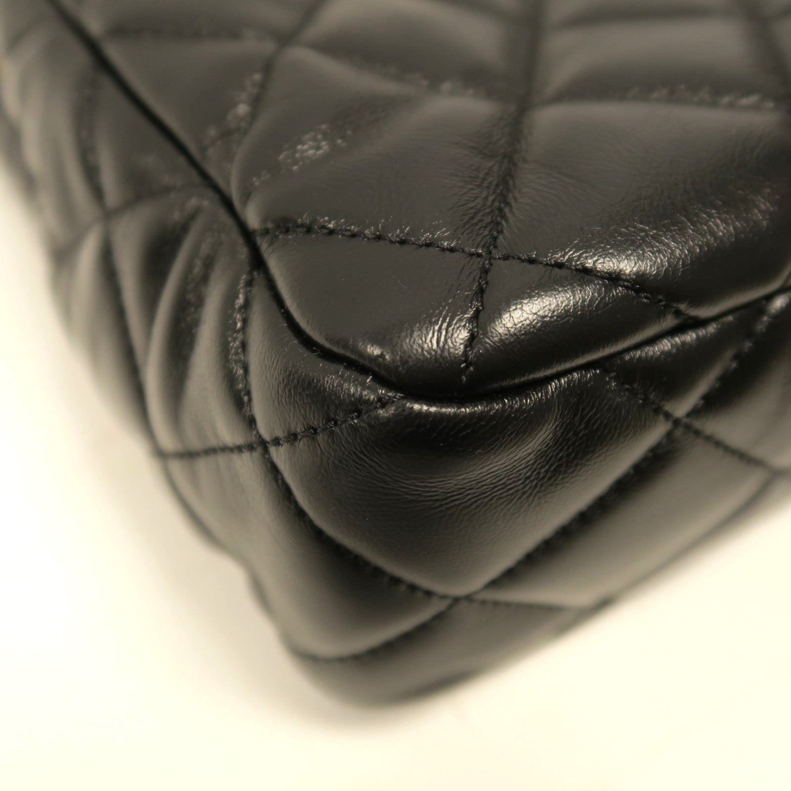 CHANEL 菱格羊皮皮革Hobo Bag金扣鏈帶肩背袋黑色