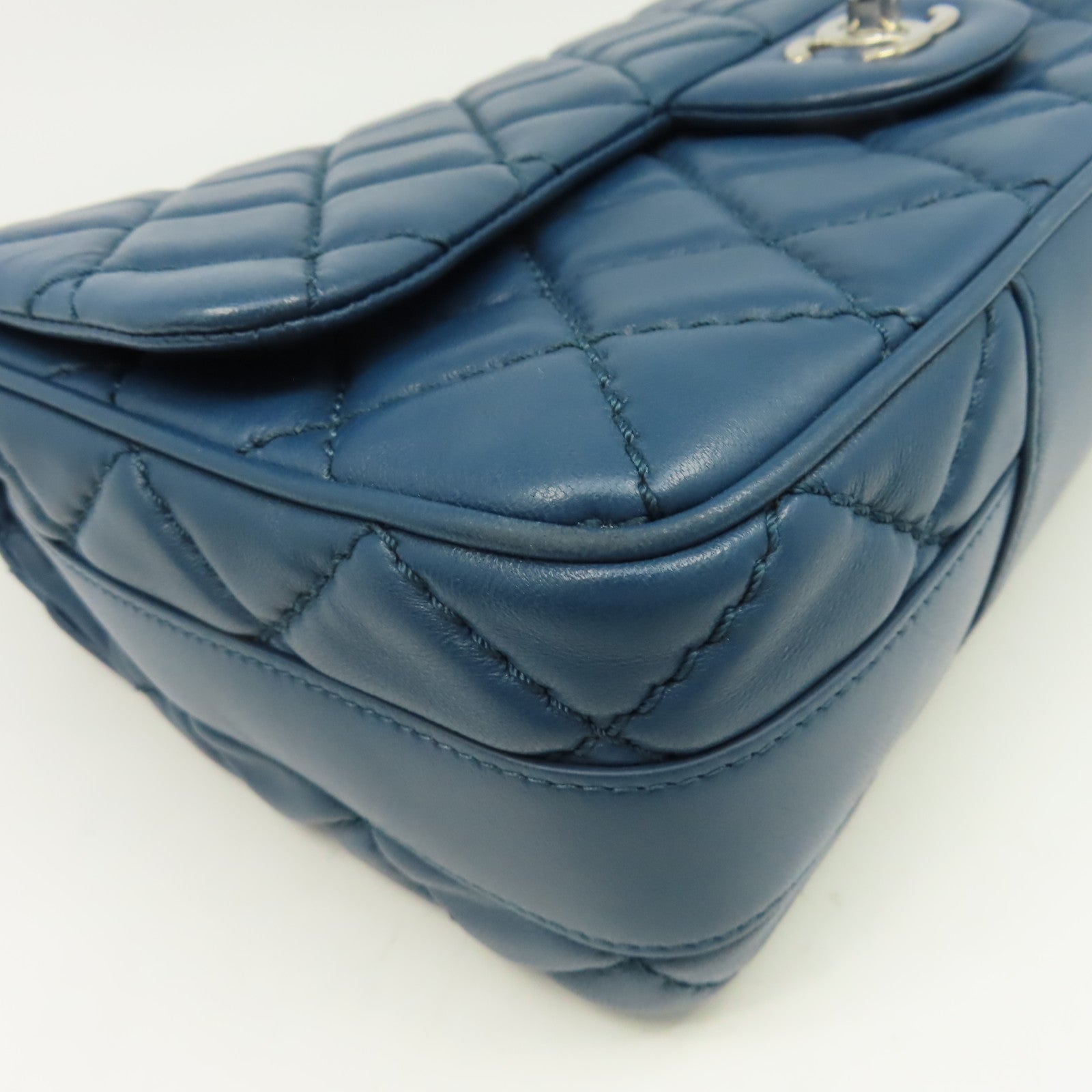 CHANEL 菱格羊皮皮革Chain Shoulder銀扣鏈帶肩背袋藍色