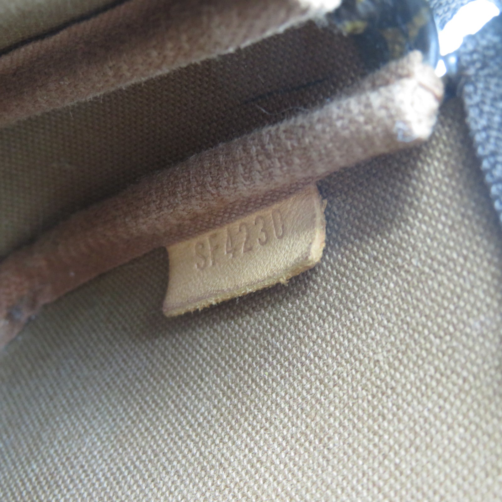 LOUIS VUITTON Monogram Pochette Access金扣手挽袋啡色
