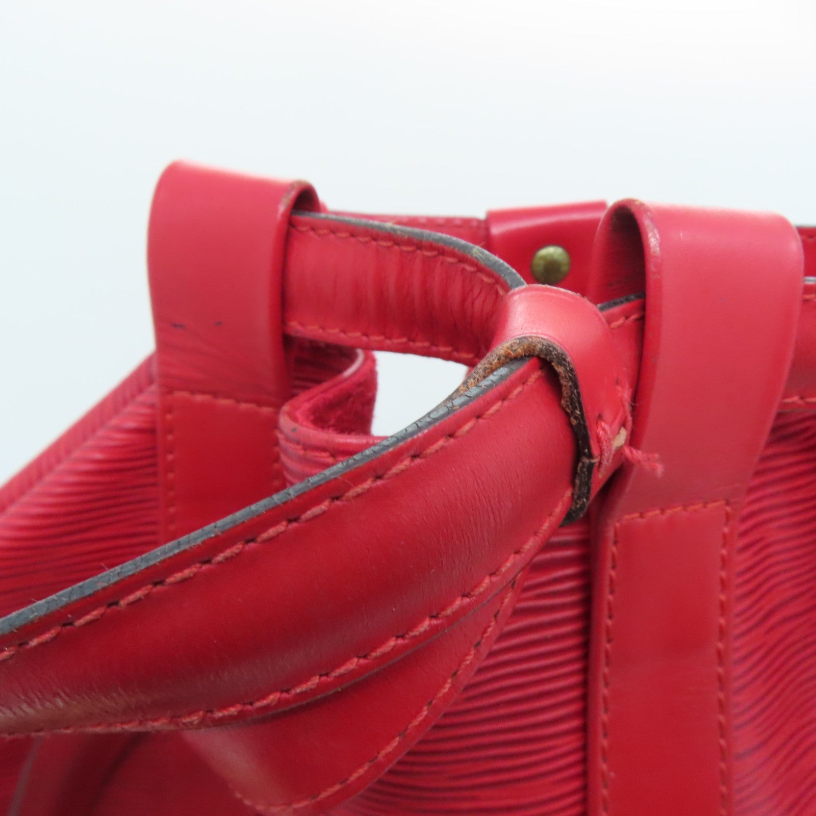 LOUIS VUITTON Epi Randene PM金扣肩背袋红色