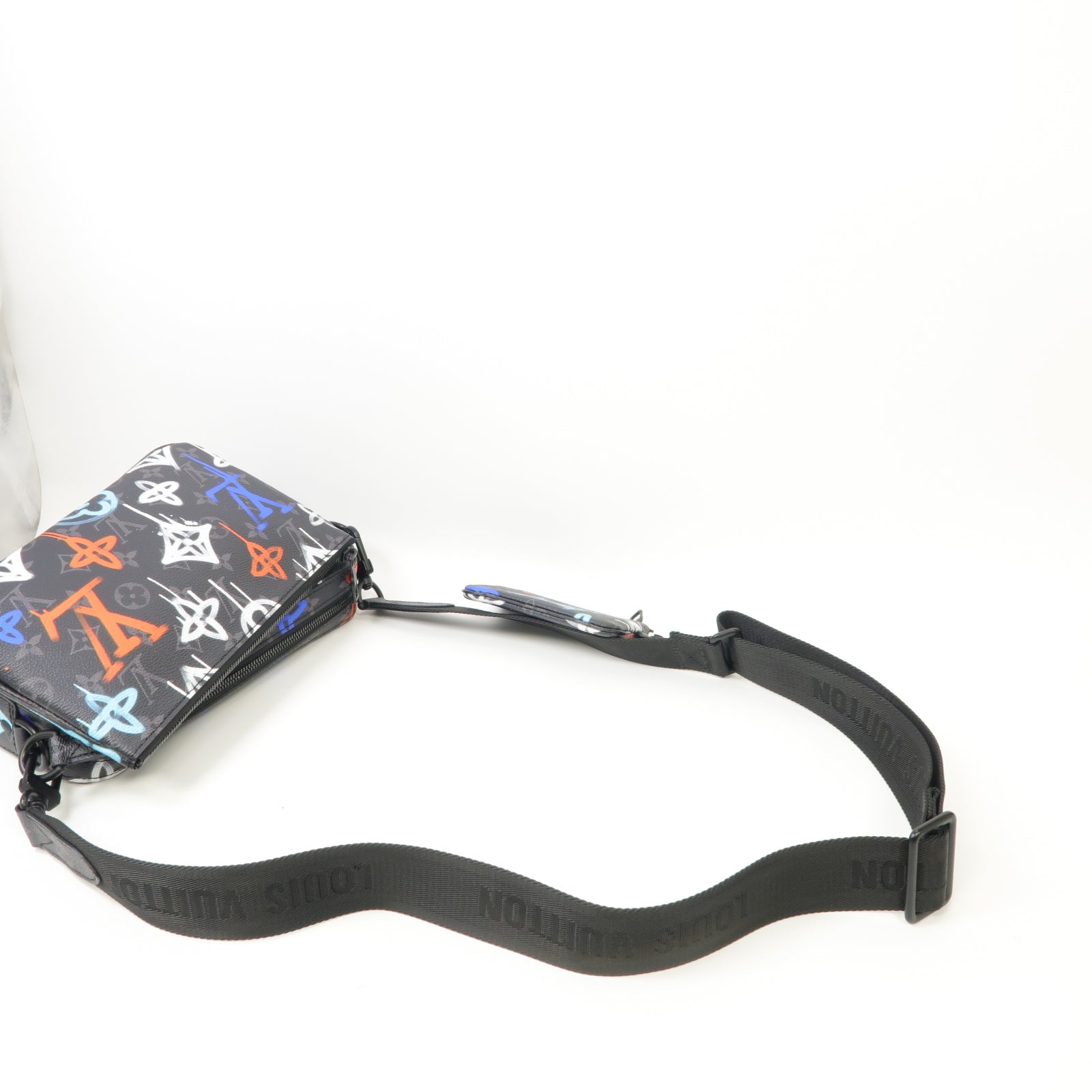 LOUIS VUITTON Monogram Graffiti Trio Messenger肩背袋黑色/彩色