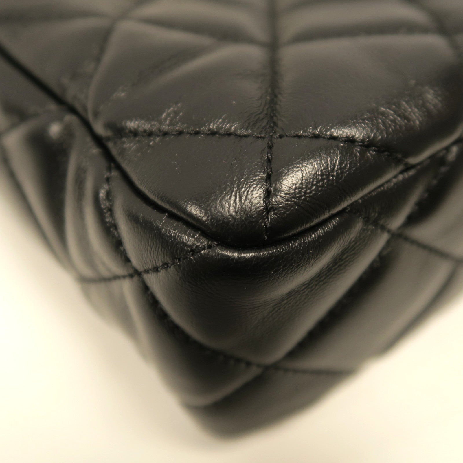 CHANEL 菱格羊皮皮革Hobo Bag金扣鏈帶肩背袋黑色