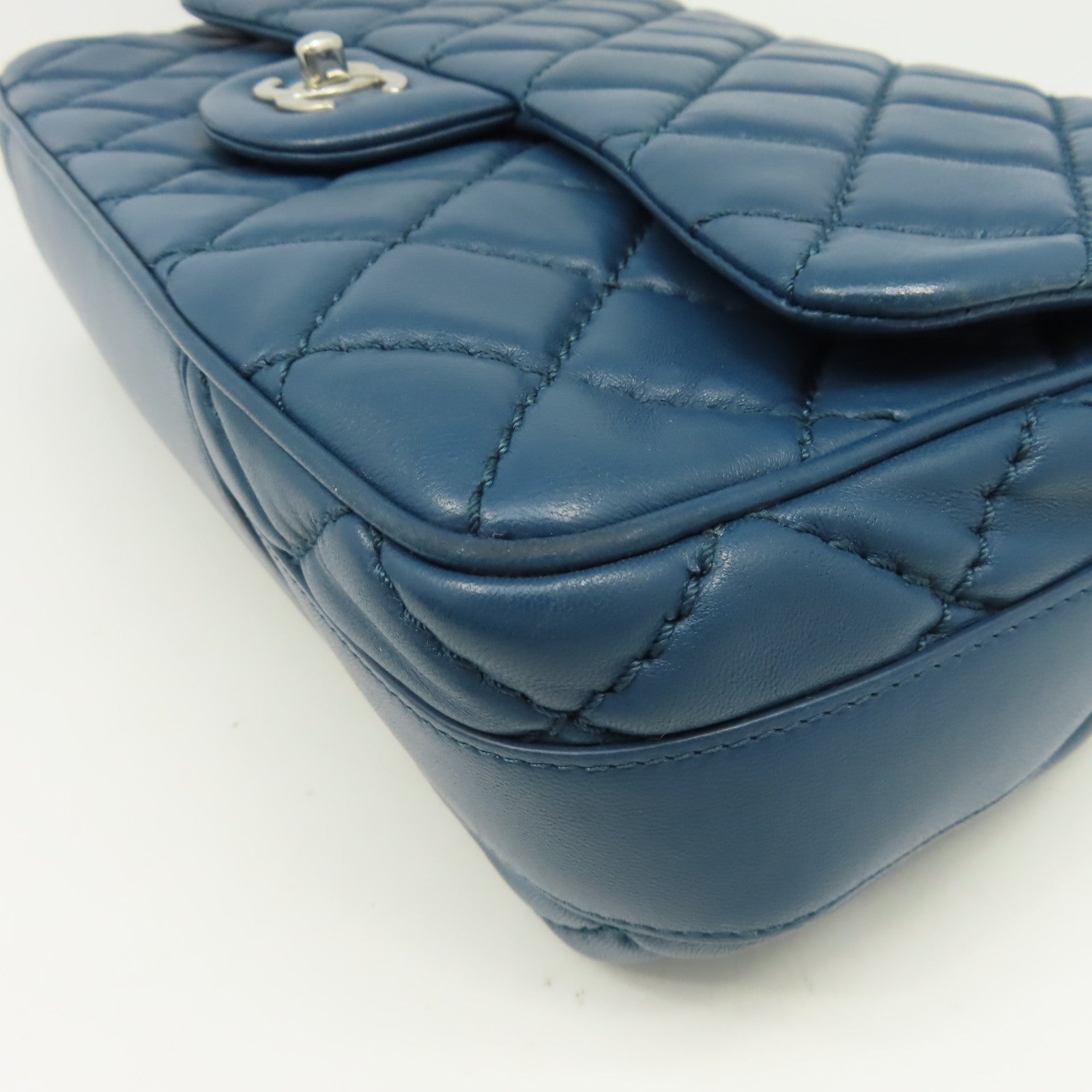 CHANEL 菱格羊皮皮革Chain Shoulder銀扣鏈帶肩背袋藍色