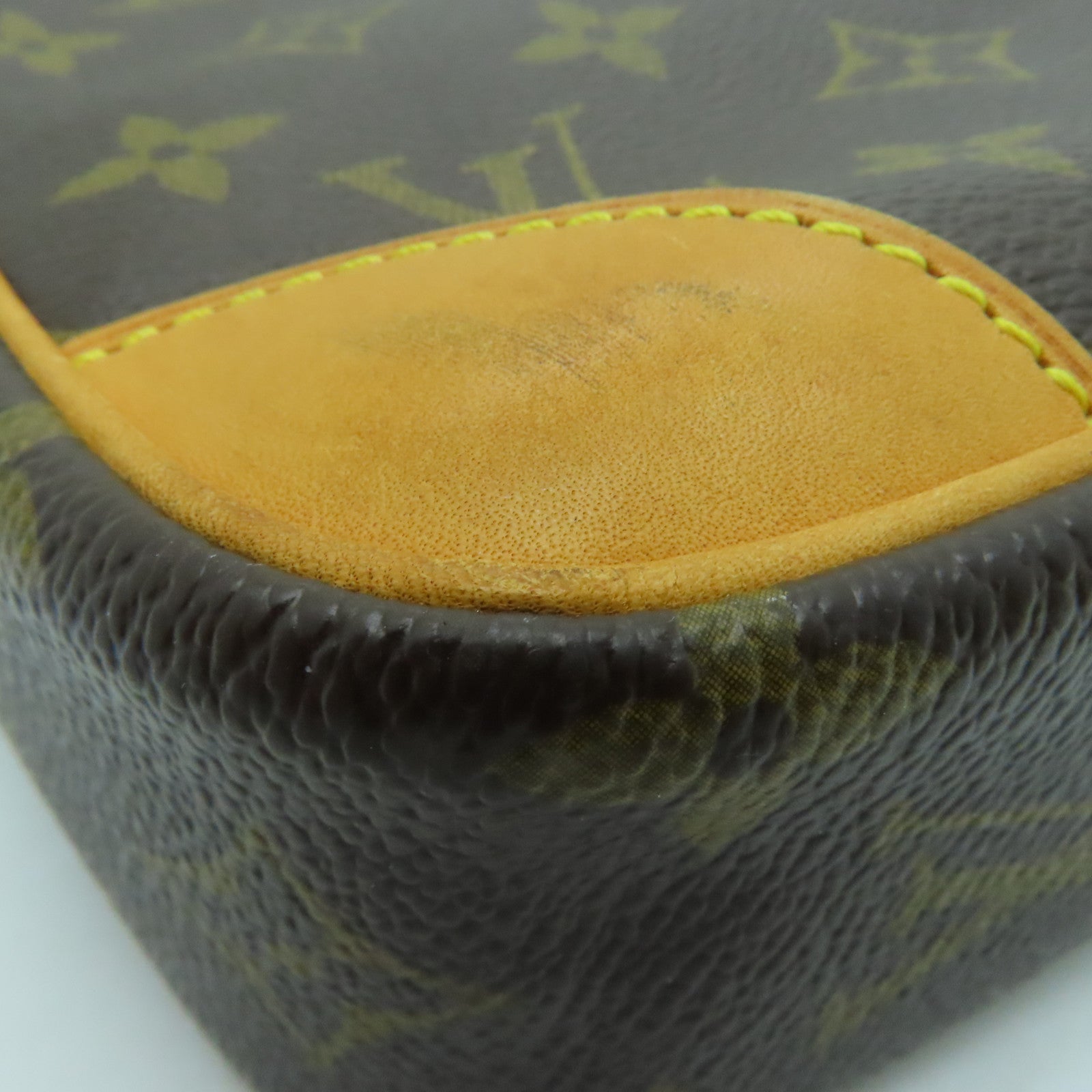 LOUIS VUITTON Monogram Danube Shoulder Bag金扣肩背袋啡色