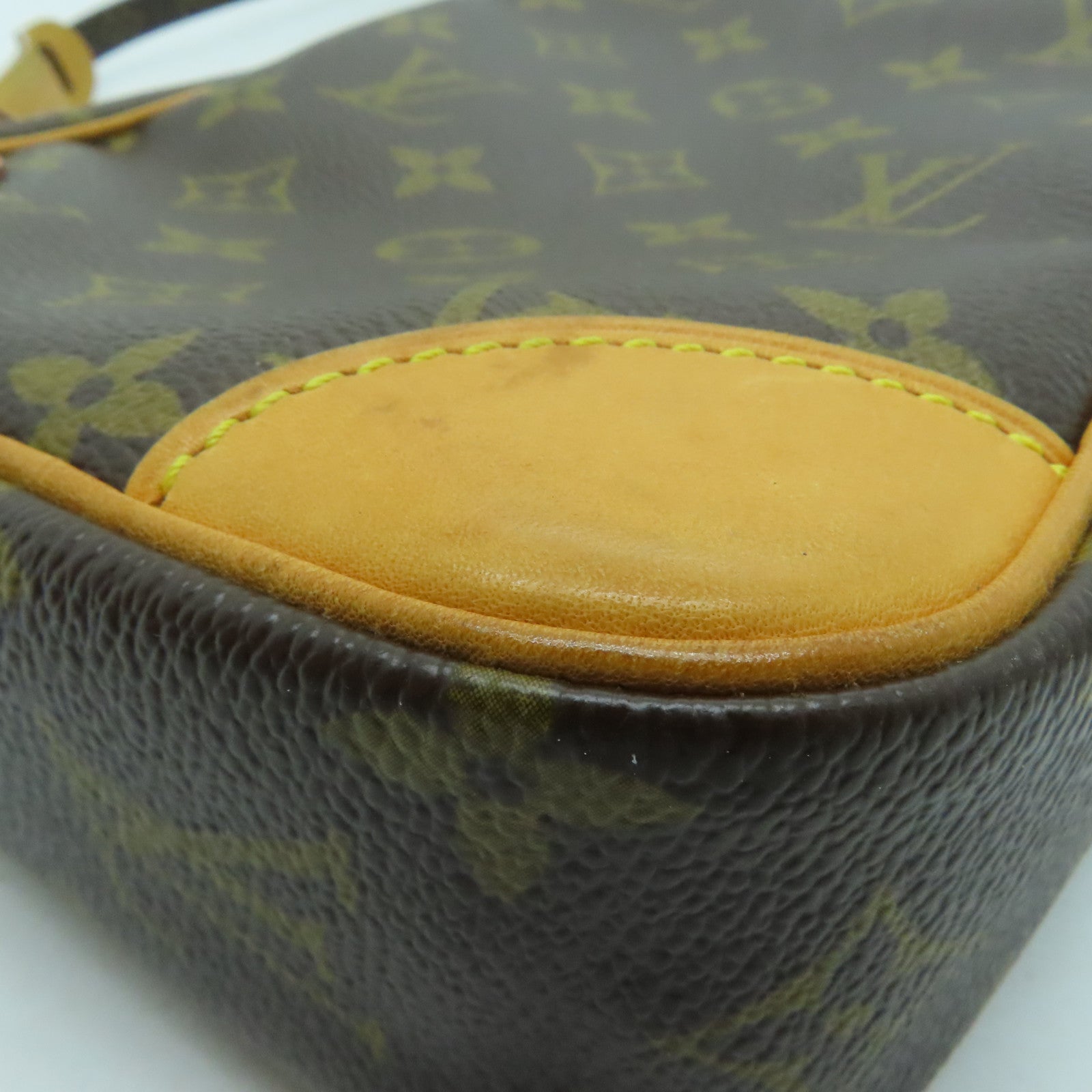 LOUIS VUITTON Monogram Danube Shoulder Bag金扣肩背袋啡色