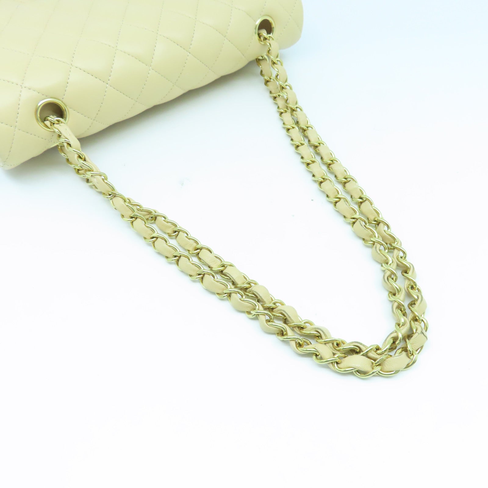 CHANEL 菱格羊皮皮革Classic 25cm金扣鏈帶肩背袋米色