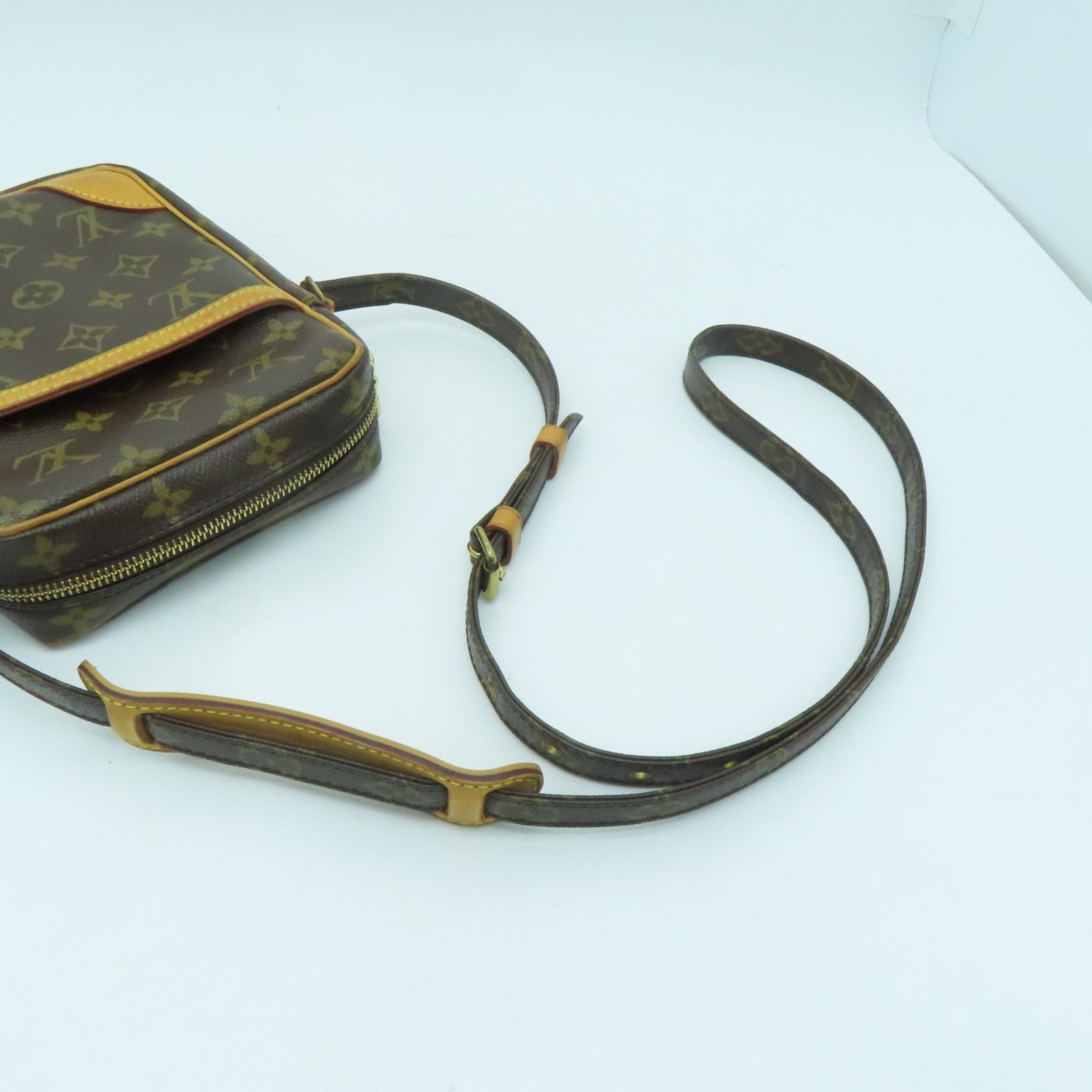 LOUIS VUITTON Monogram Danube Shoulder Bag金扣肩背袋啡色