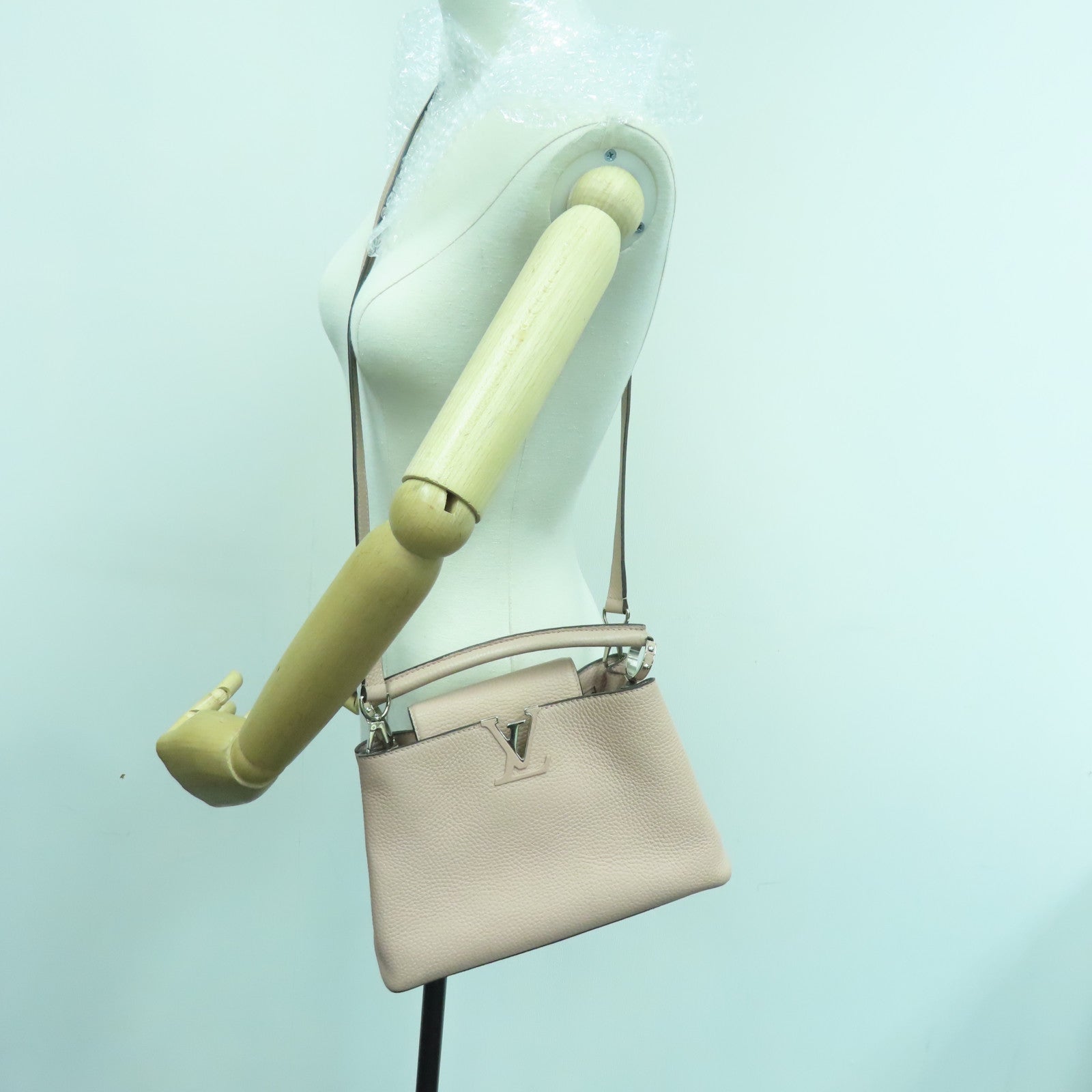 LOUIS VUITTON 牛皮皮革Capucines BB银扣手挽肩背两用袋粉红色