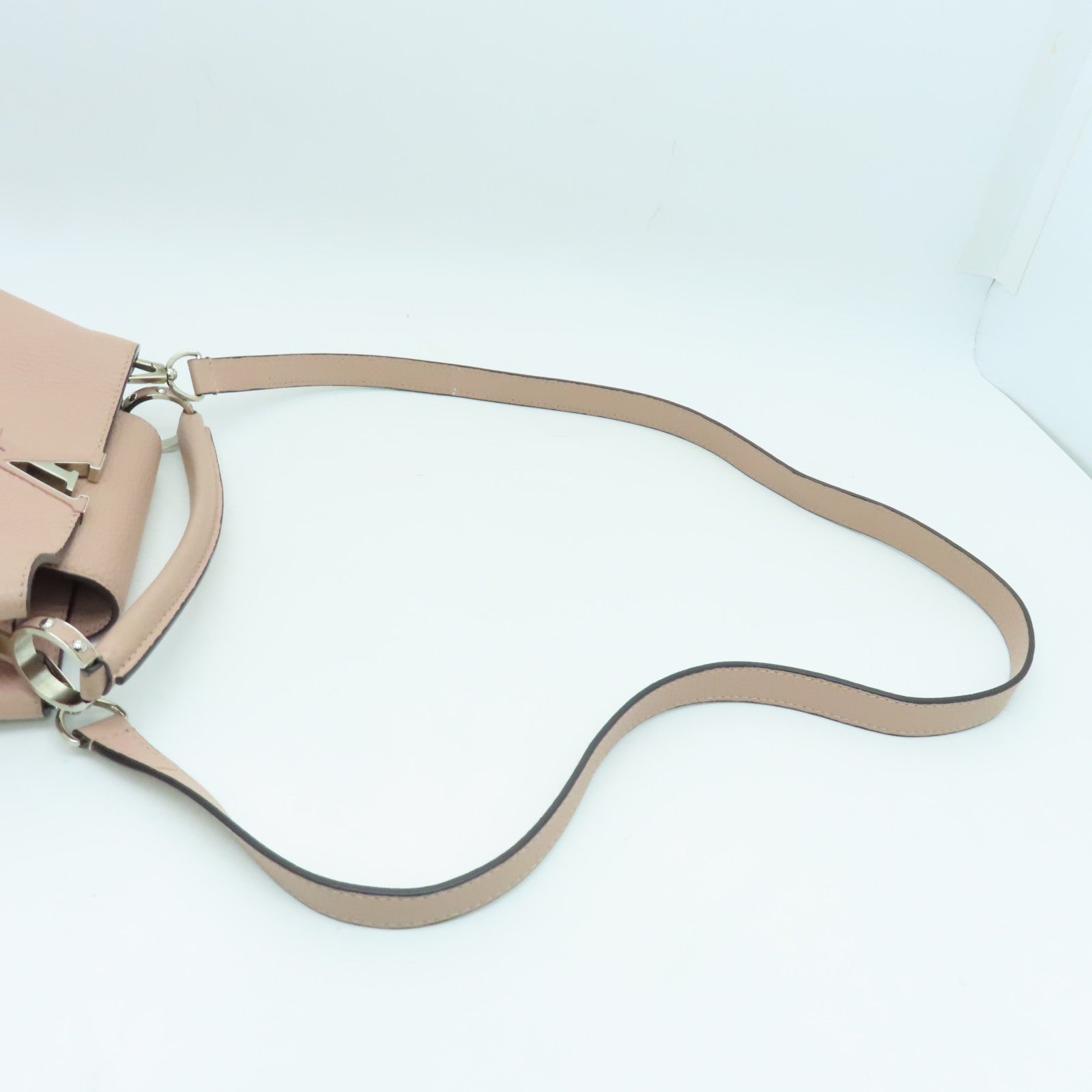 LOUIS VUITTON 牛皮皮革Capucines BB银扣手挽肩背两用袋粉红色