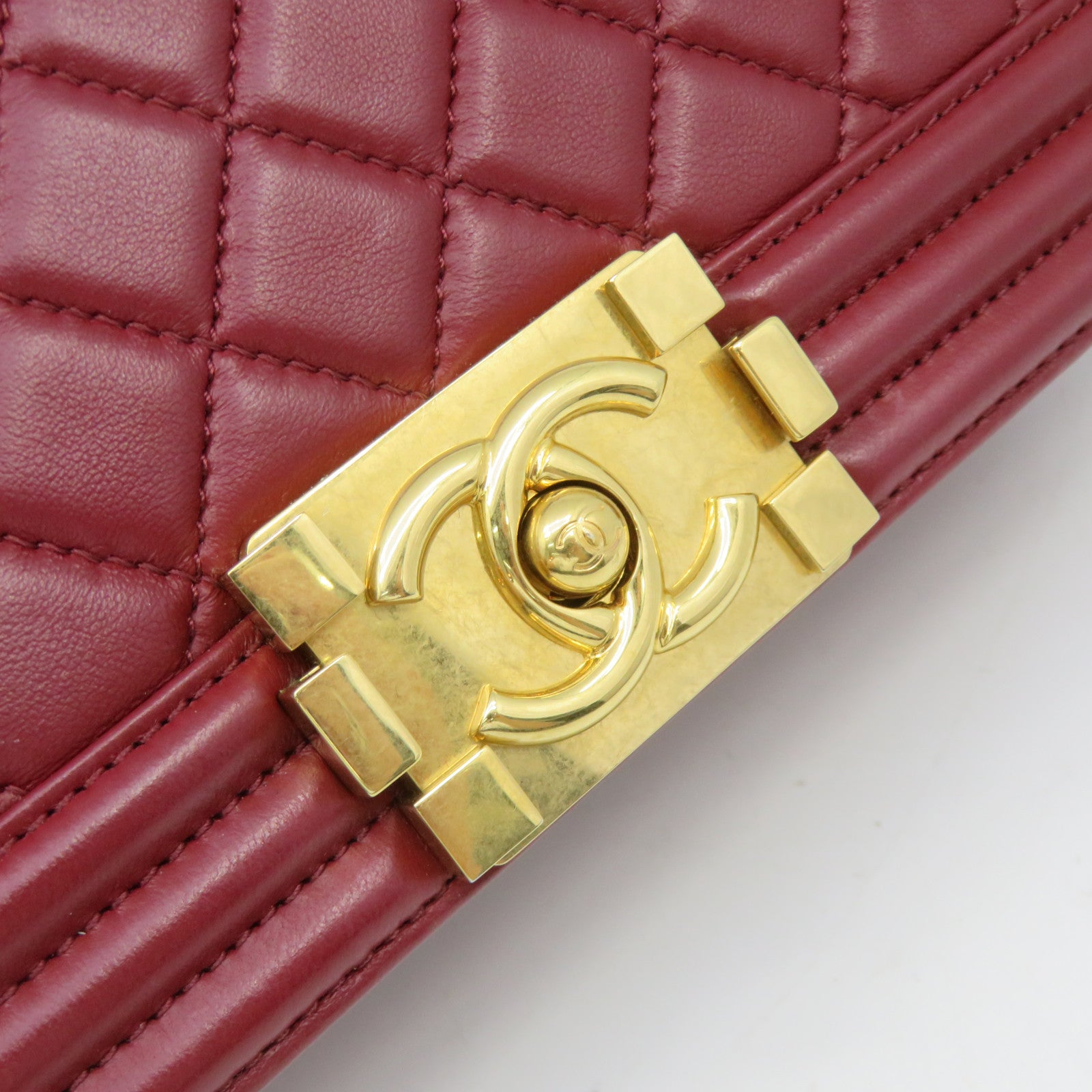 CHANEL 菱格羊皮皮革Boy Chanel Chain Shoulder Bag金扣链带肩背袋红色