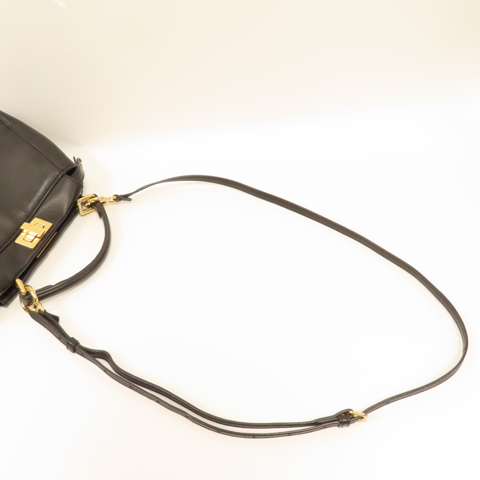 FENDI 牛皮皮革Mini Peekaboo金扣手挽肩背兩用袋黑色