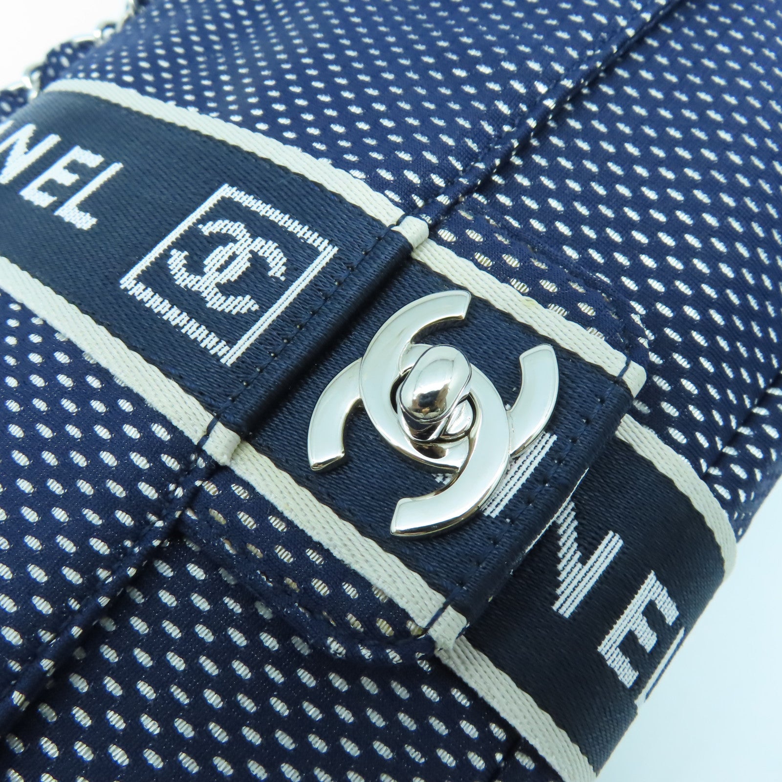 CHANEL 帆布Chain Shoulder Bag銀扣鏈帶肩背袋藍色