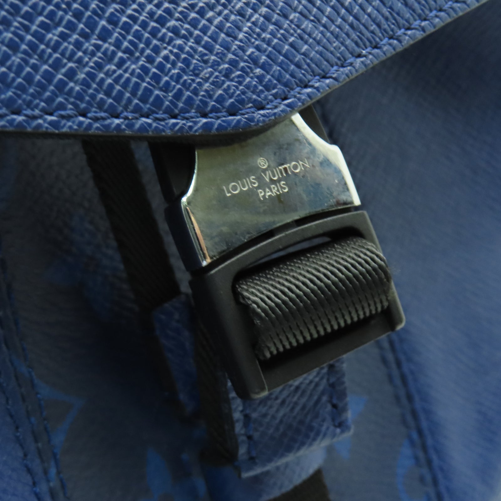 LOUIS VUITTON Taiga Rucksack銀扣背包深藍色