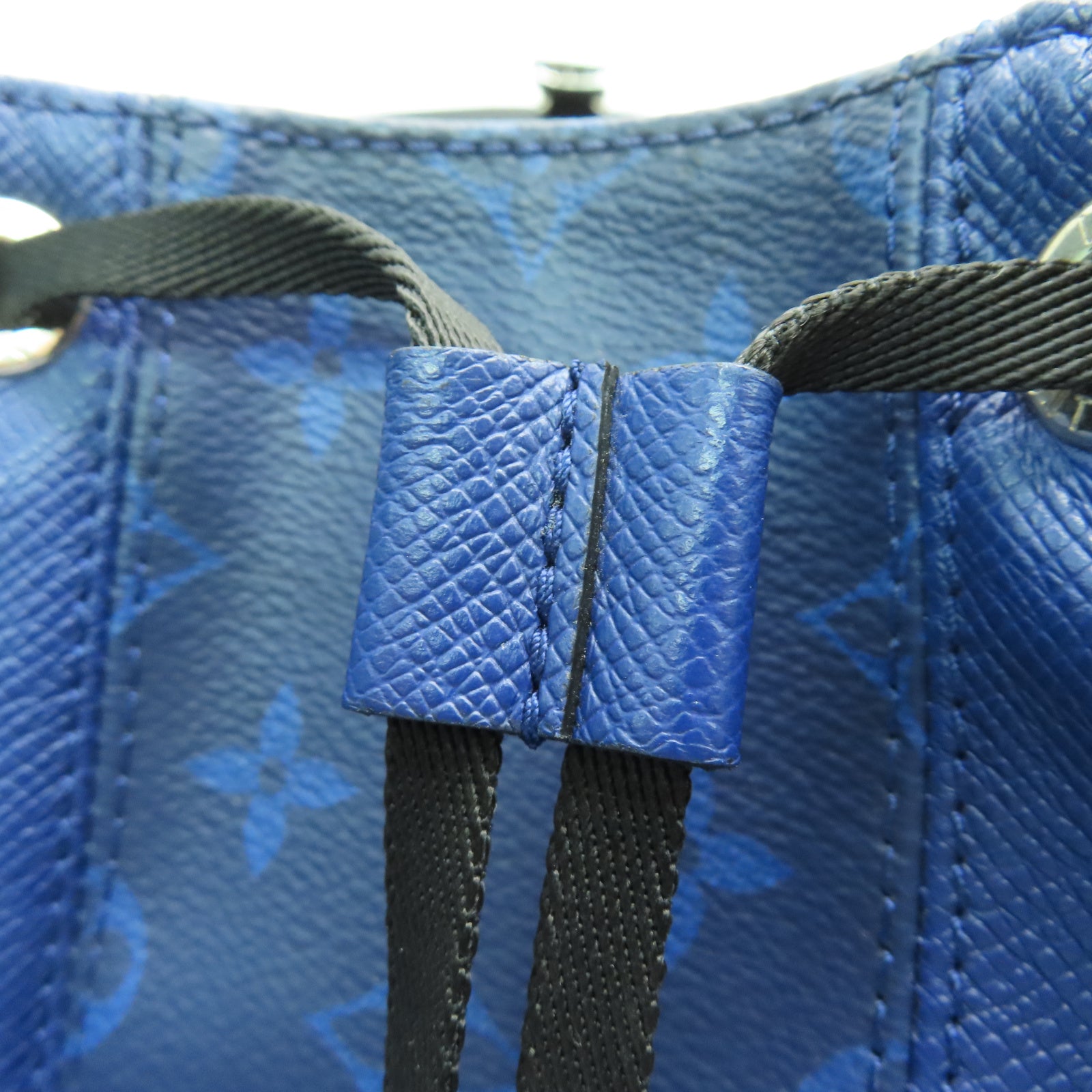 LOUIS VUITTON Taiga Rucksack銀扣背包深藍色