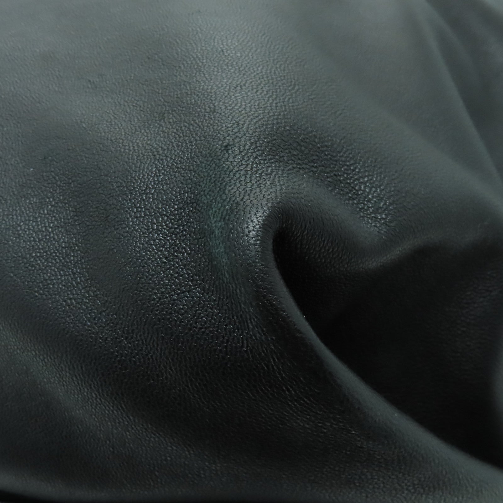 SAINT LAURENT 牛皮皮革Shoulder Bag銀扣鏈帶肩背袋黑色