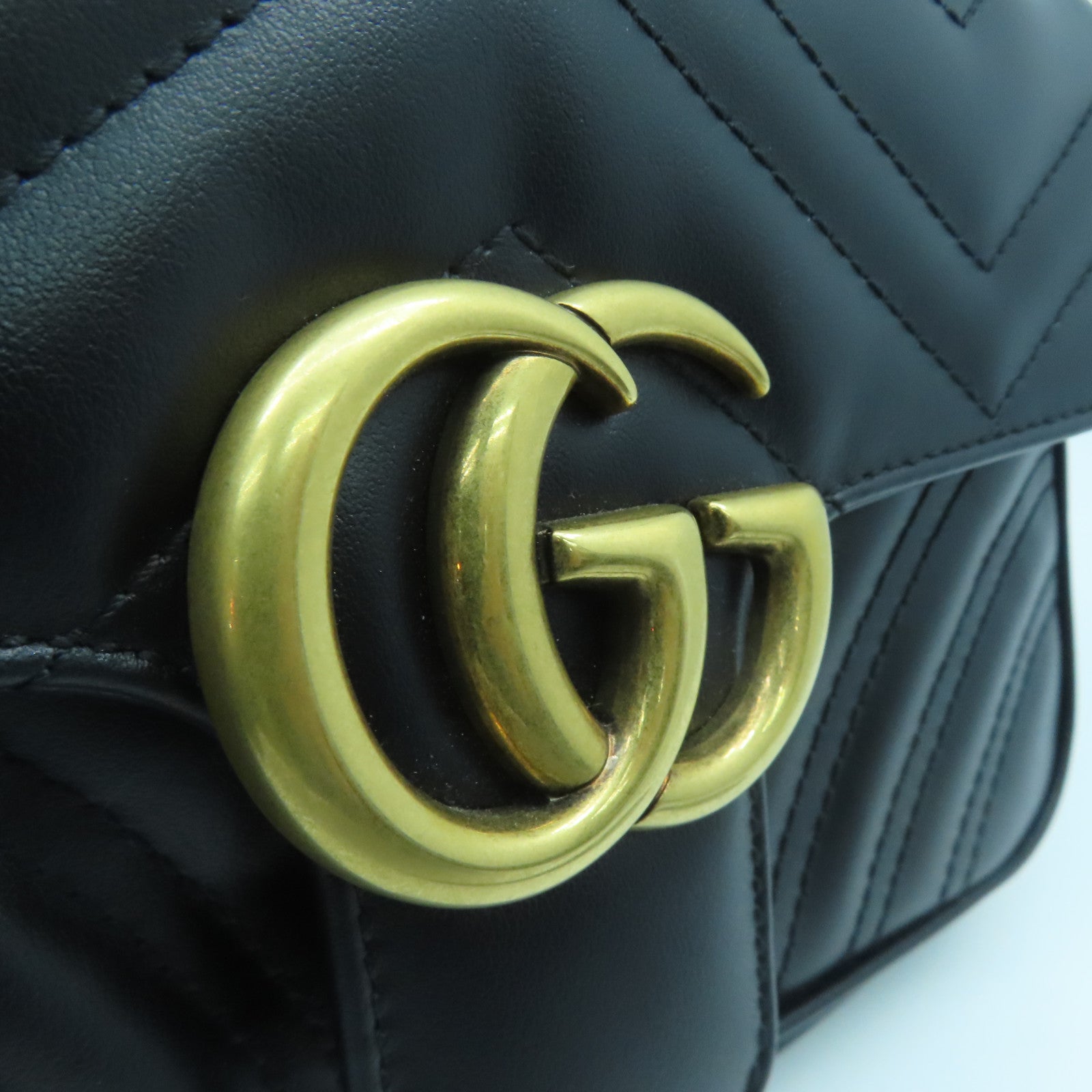 GUCCI cowhide leather GG Marmont gold buckle chain shoulder bag black