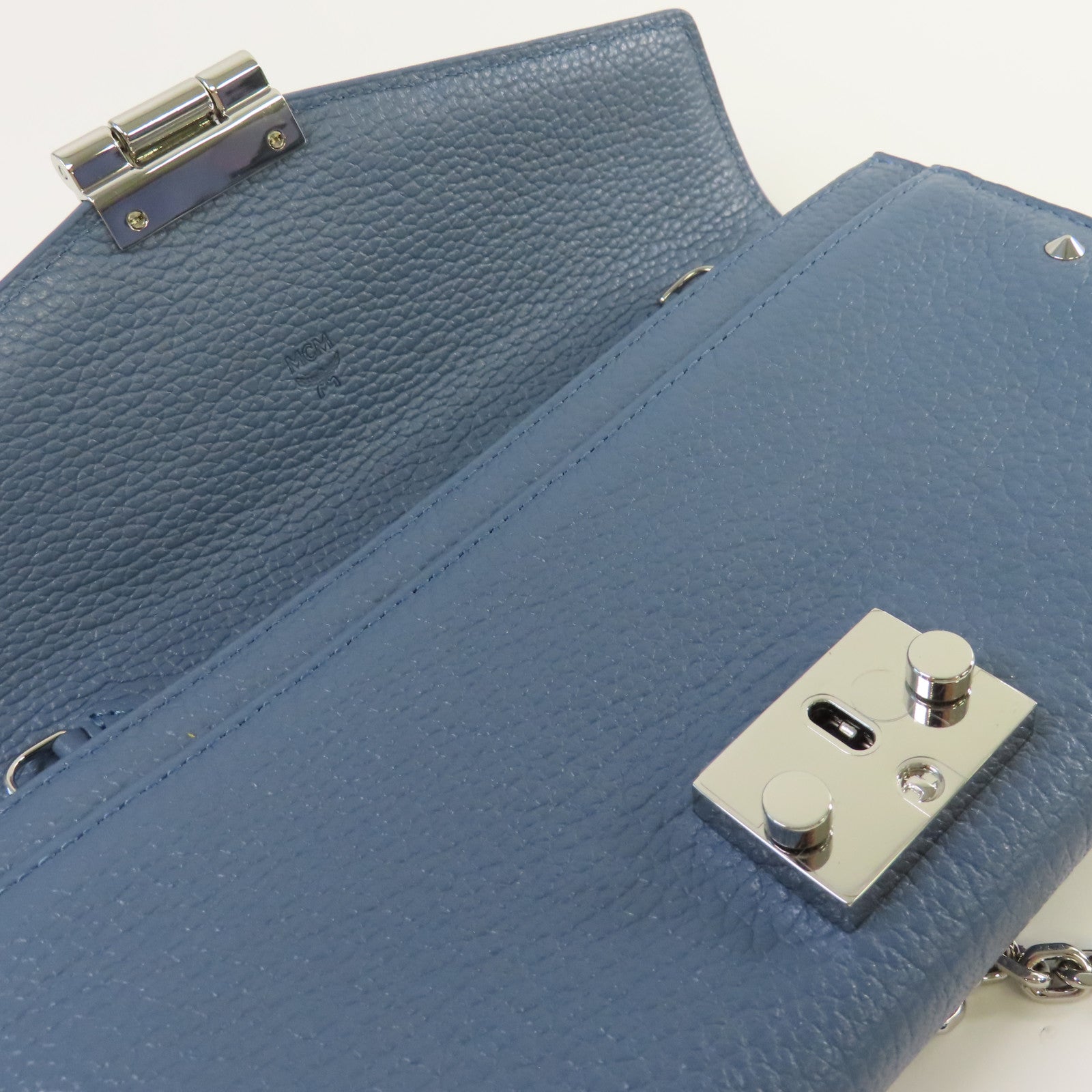 MCM 牛皮皮革Wallet Chain Shoulder Bag銀扣鏈帶肩背袋藍色