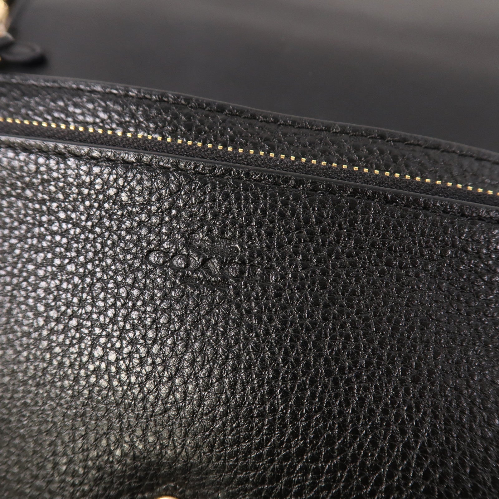 COACH 牛皮皮革Shoulder Bag金扣肩背袋黑色
