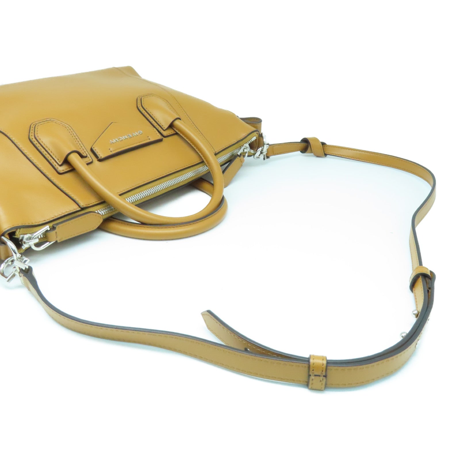 GIVENCHY 牛皮皮革2 Way Shoulder Bag银扣手挽肩背两用袋啡色