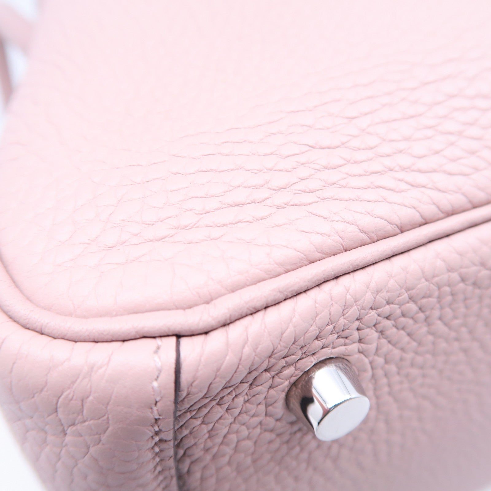 HERMES Taurillon Clemence皮革Lindy 30银扣手挽肩背两用袋粉红色